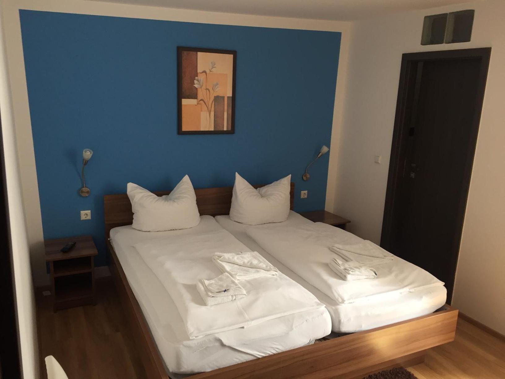 Double Room with Private Bathroom photo 3