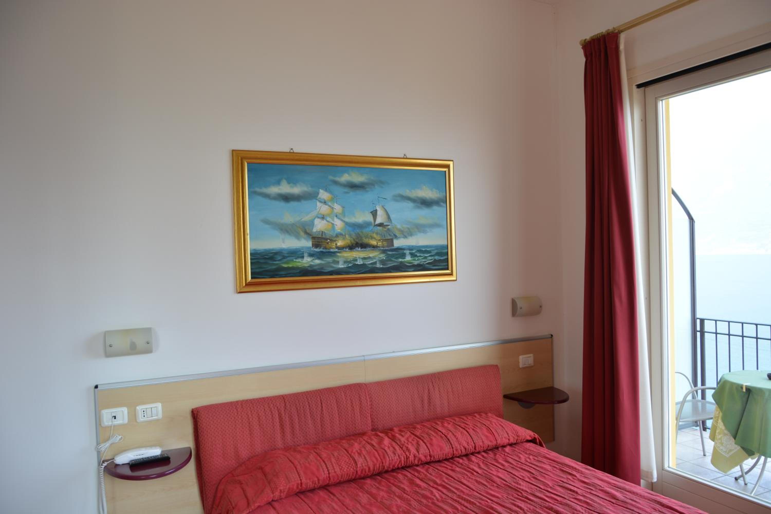 Double Room with Lake View photo 2