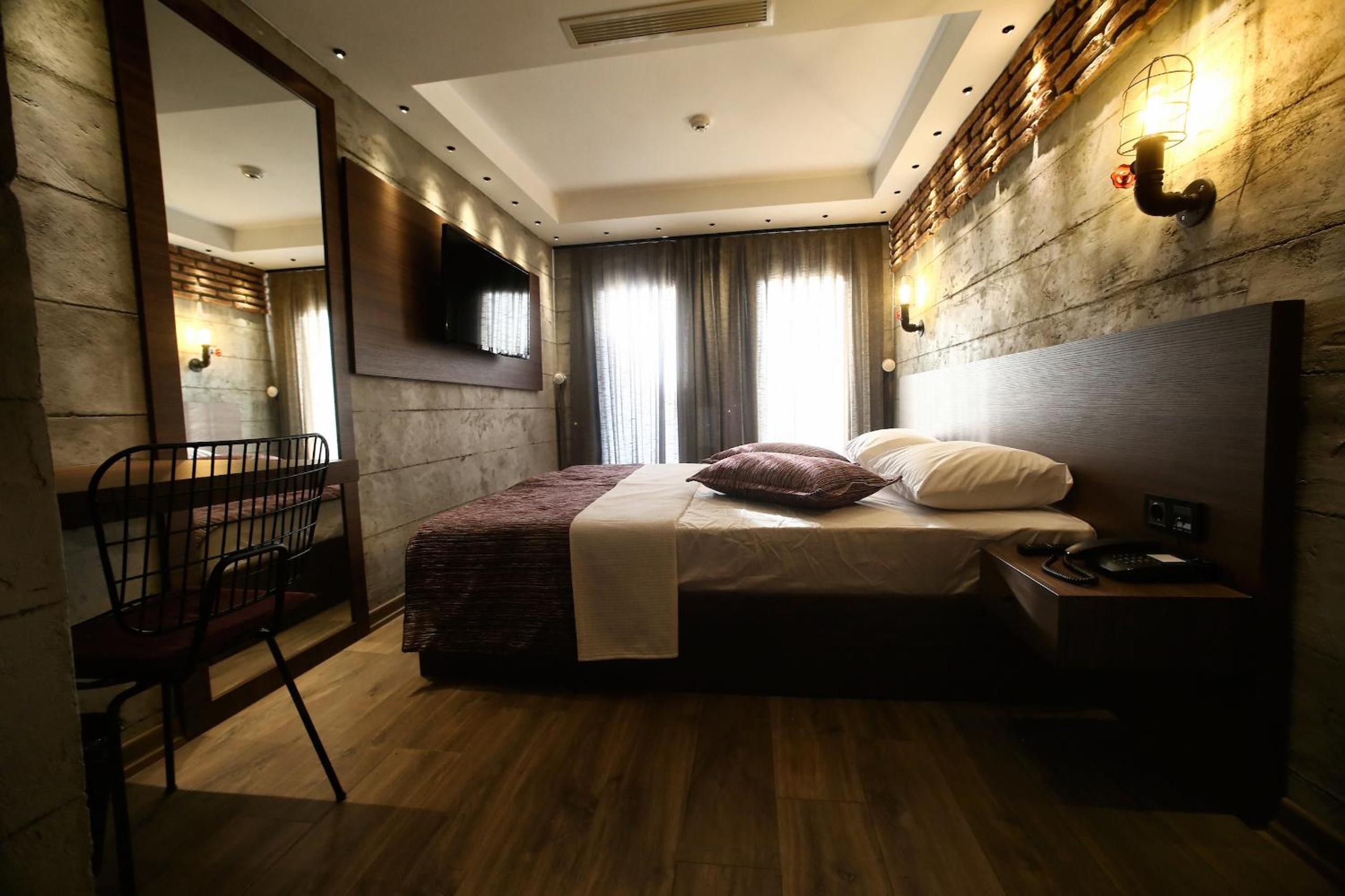 Suite with Balcony photo 1