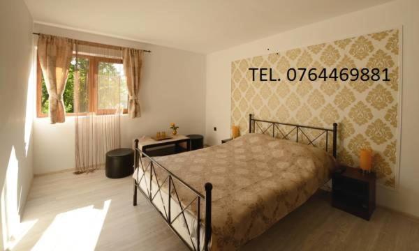 Double Room with Private Bathroom photo 3