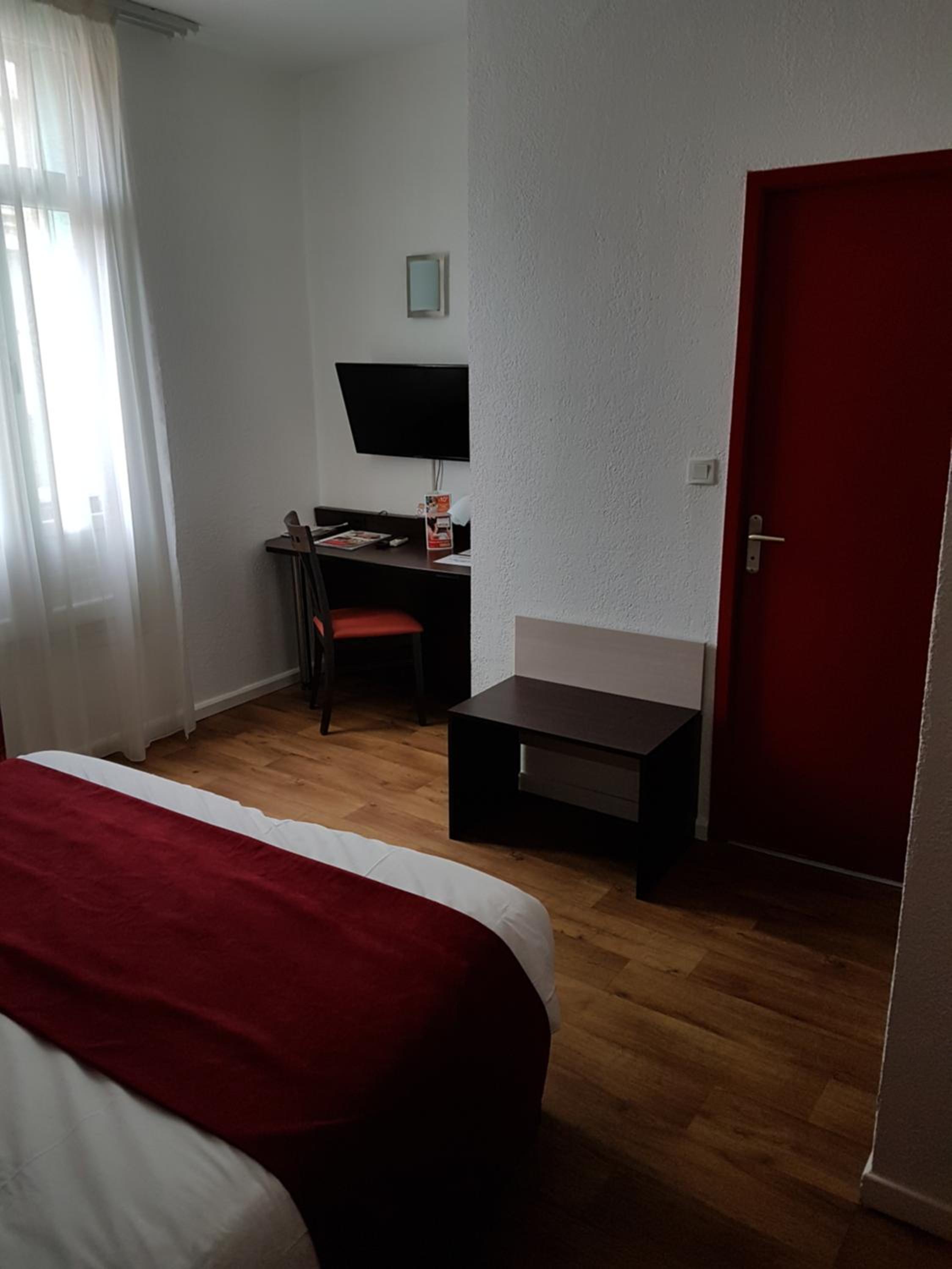 Double Room - Photo 6