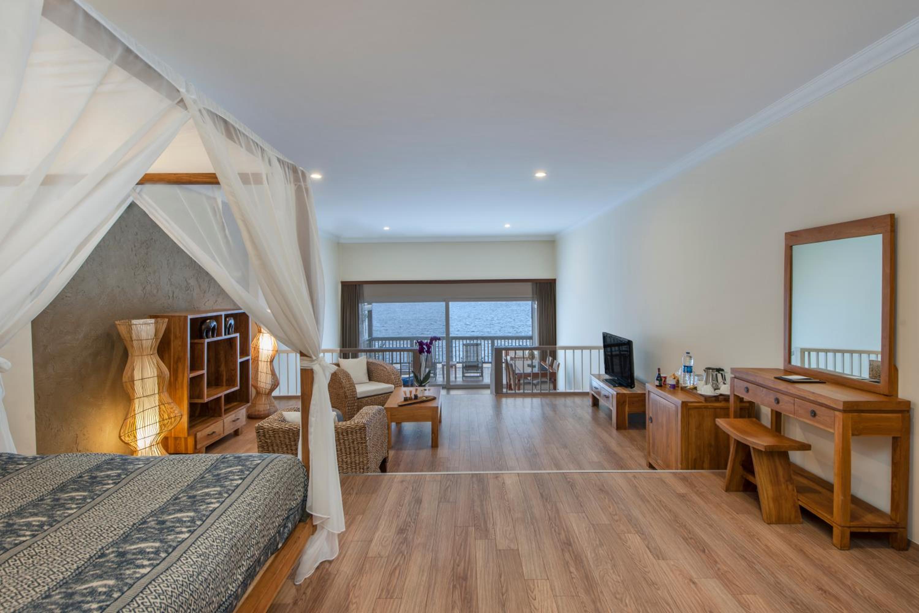 Junior Suite with Sea View - Photo 1