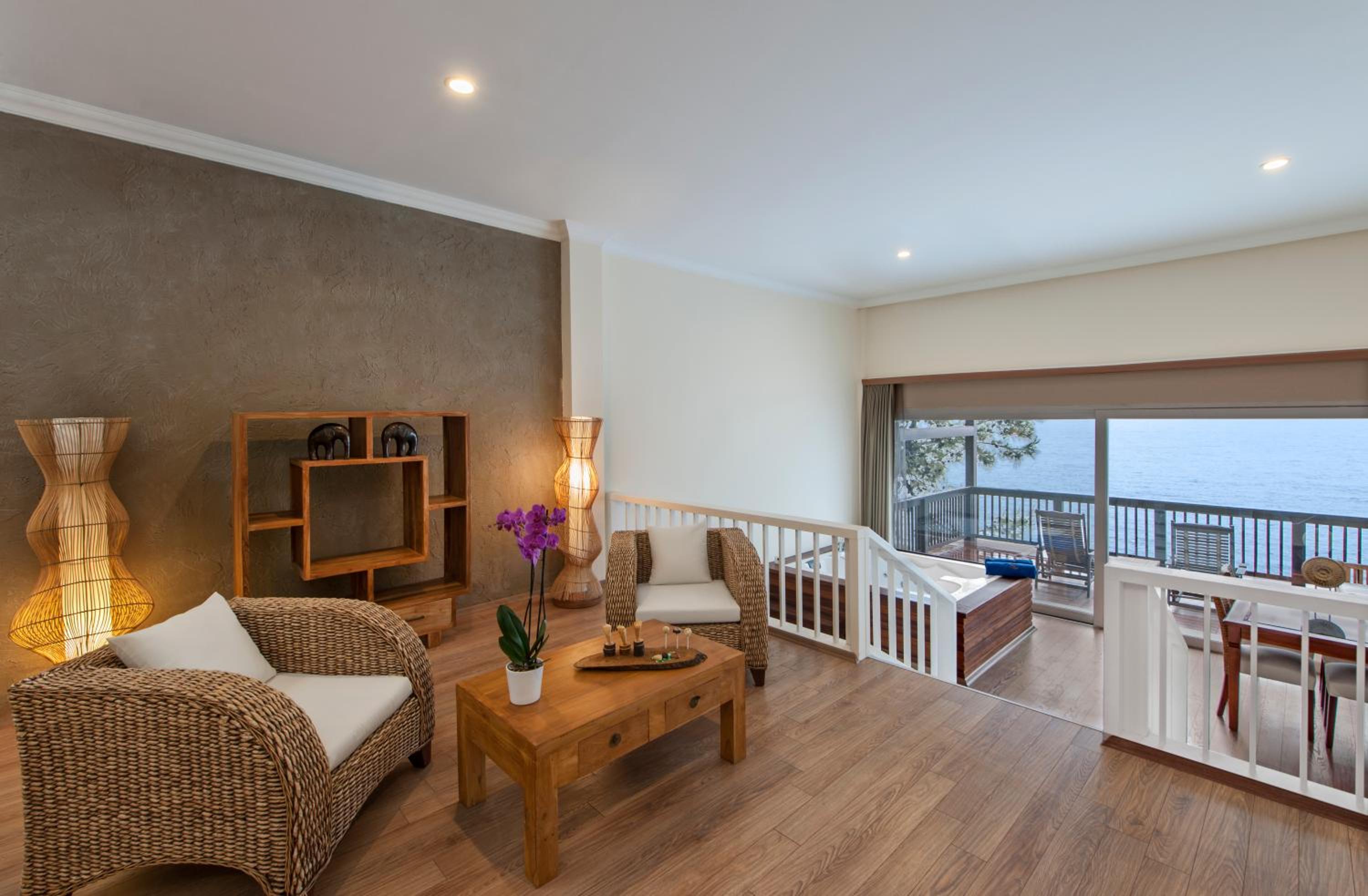 Junior Suite with Sea View - Photo 8