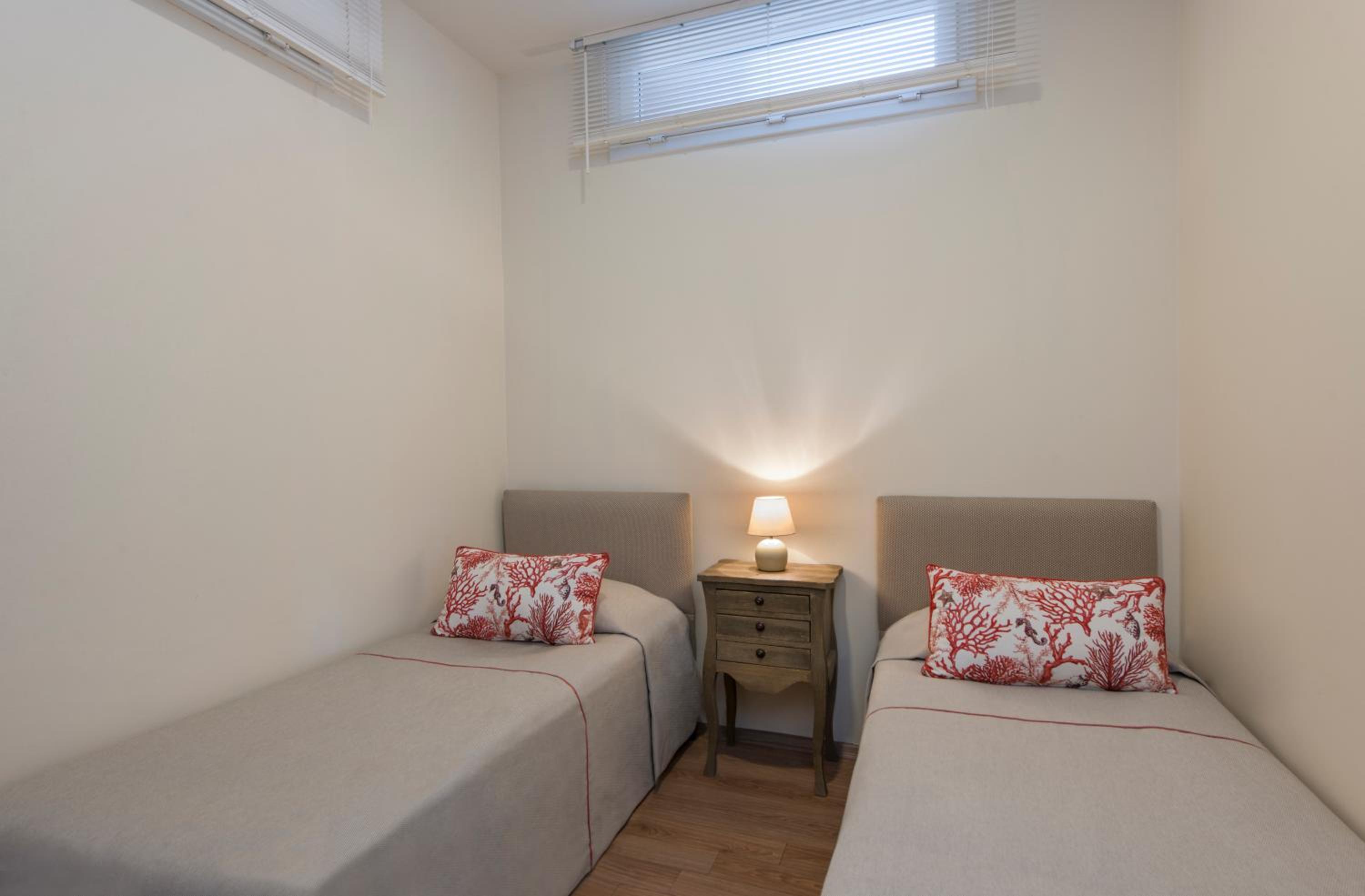 Family Suite with Sea View - Photo 8