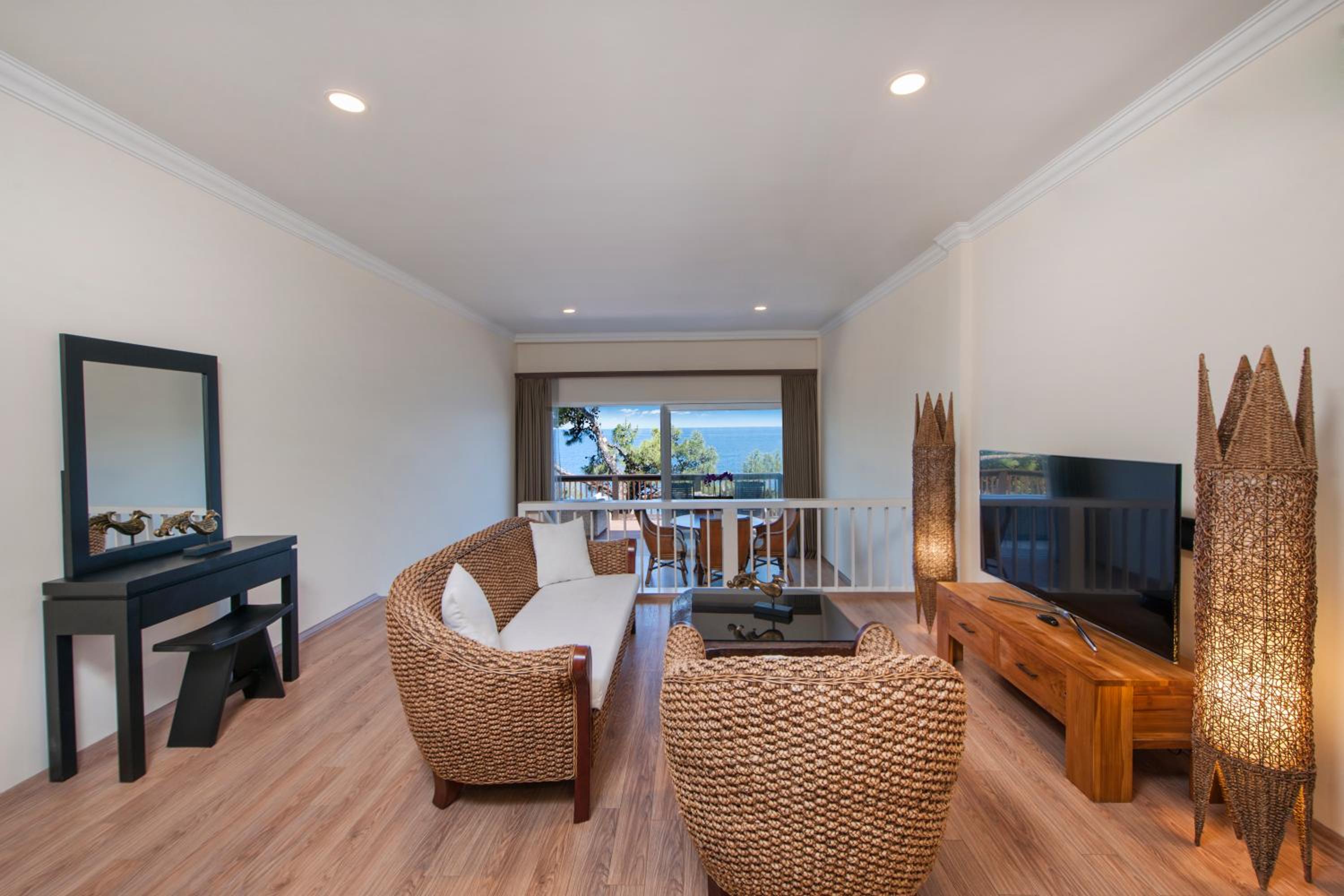 Family Suite with Sea View - Photo 5