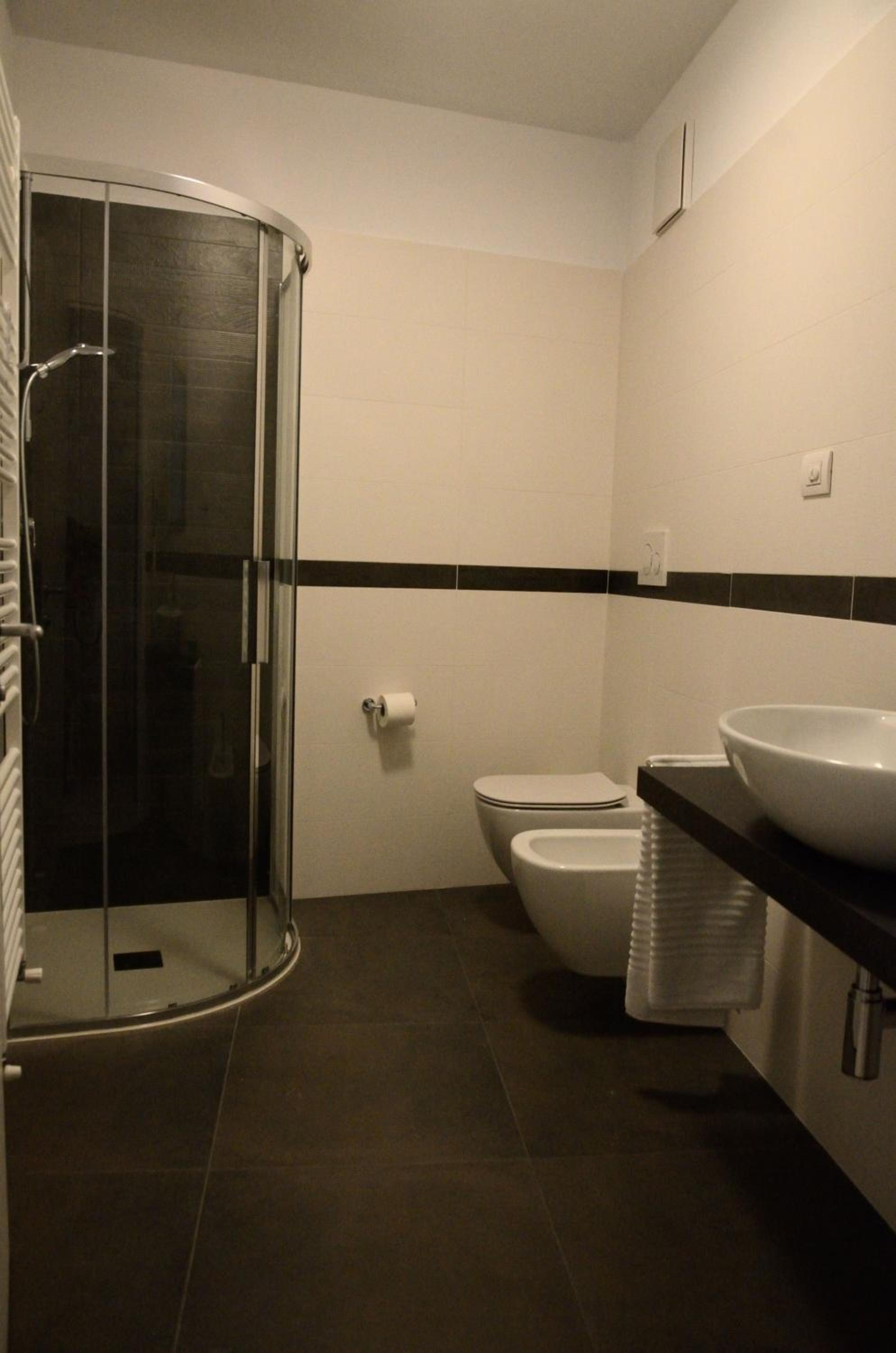 Family Room with Private Bathroom photo 2