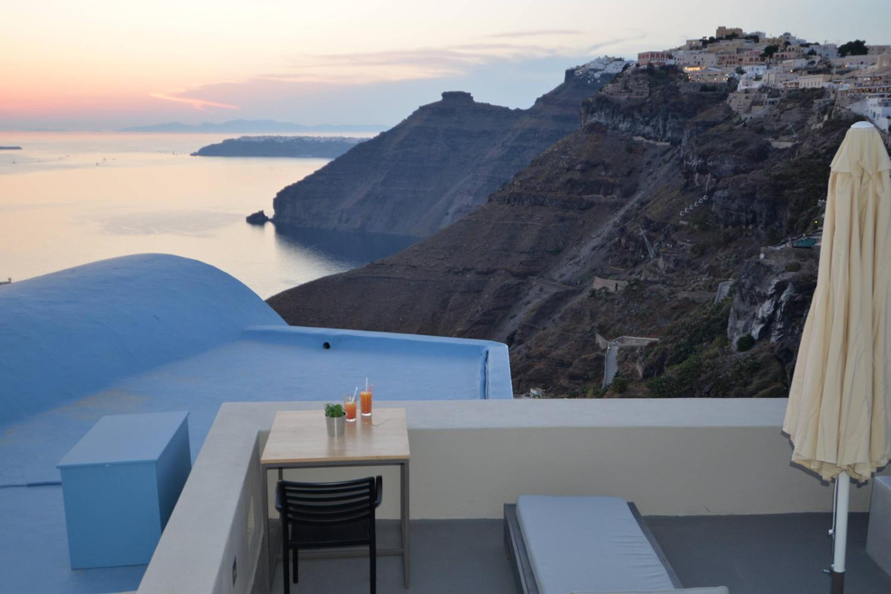 One-Bedroom Villa with indoor and outdoor Hot Tubs and Caldera View - La Traviata - Photo 19