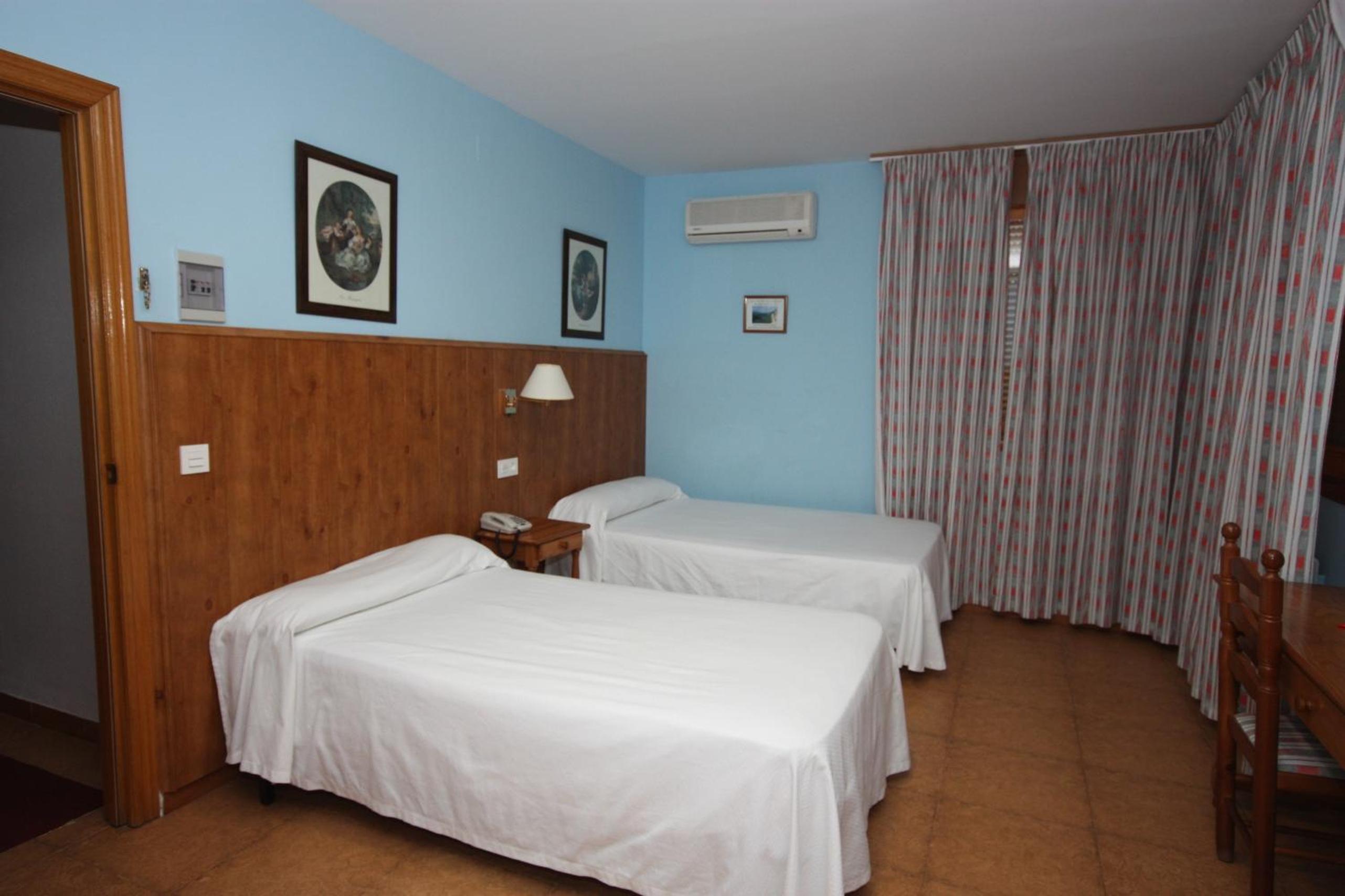 Double Room - Photo 6