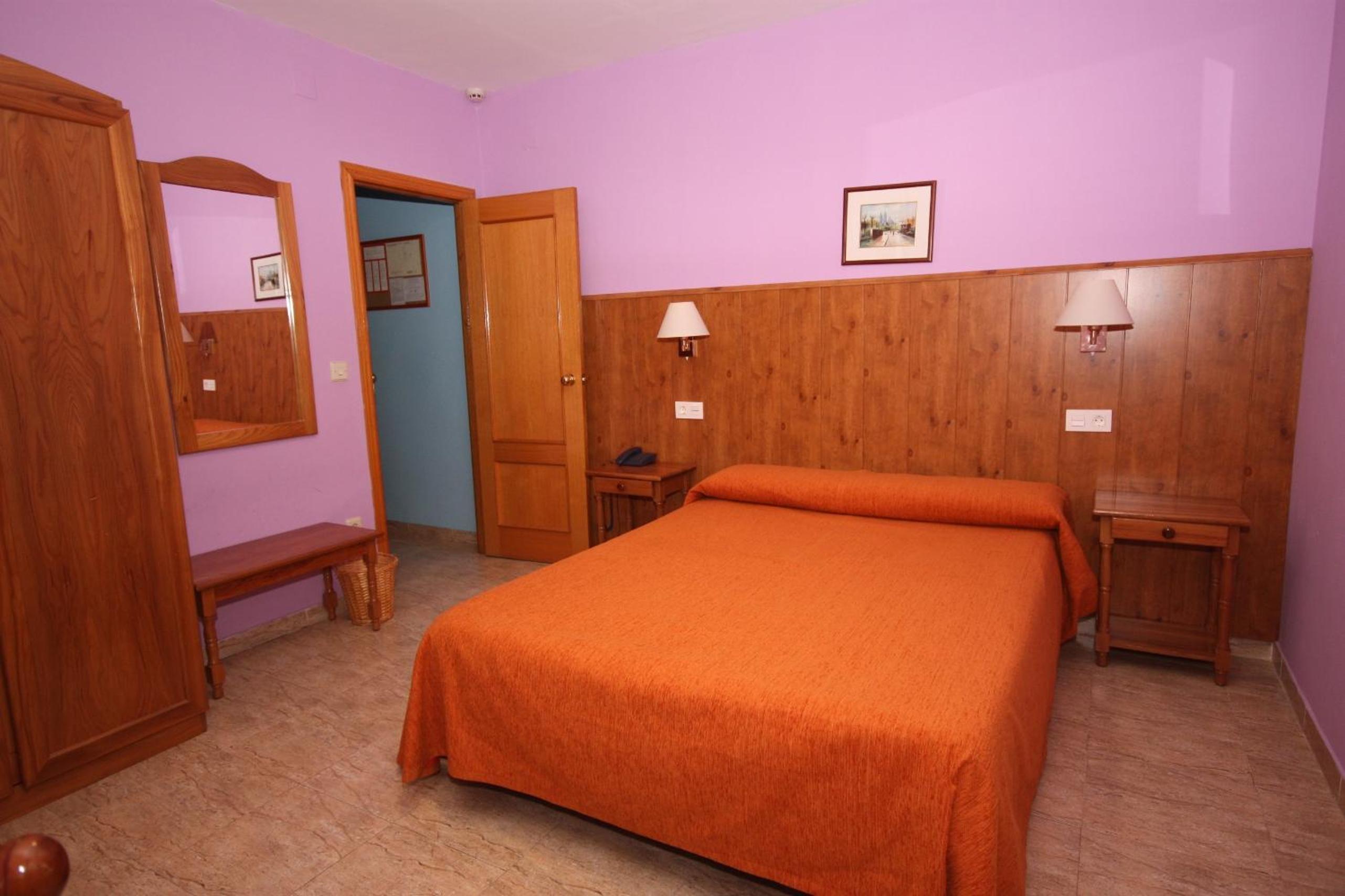 Double Room - Photo 4