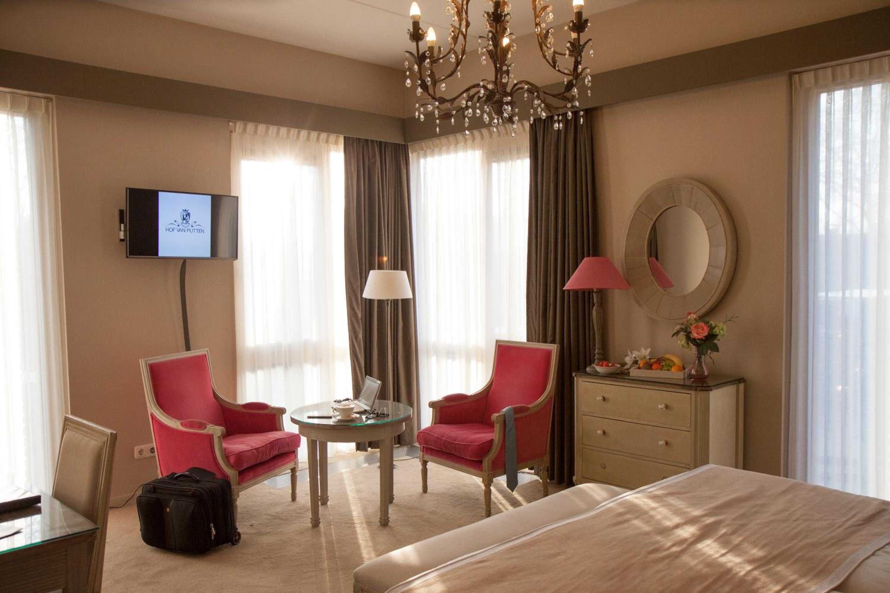 Deluxe Suite photo 3