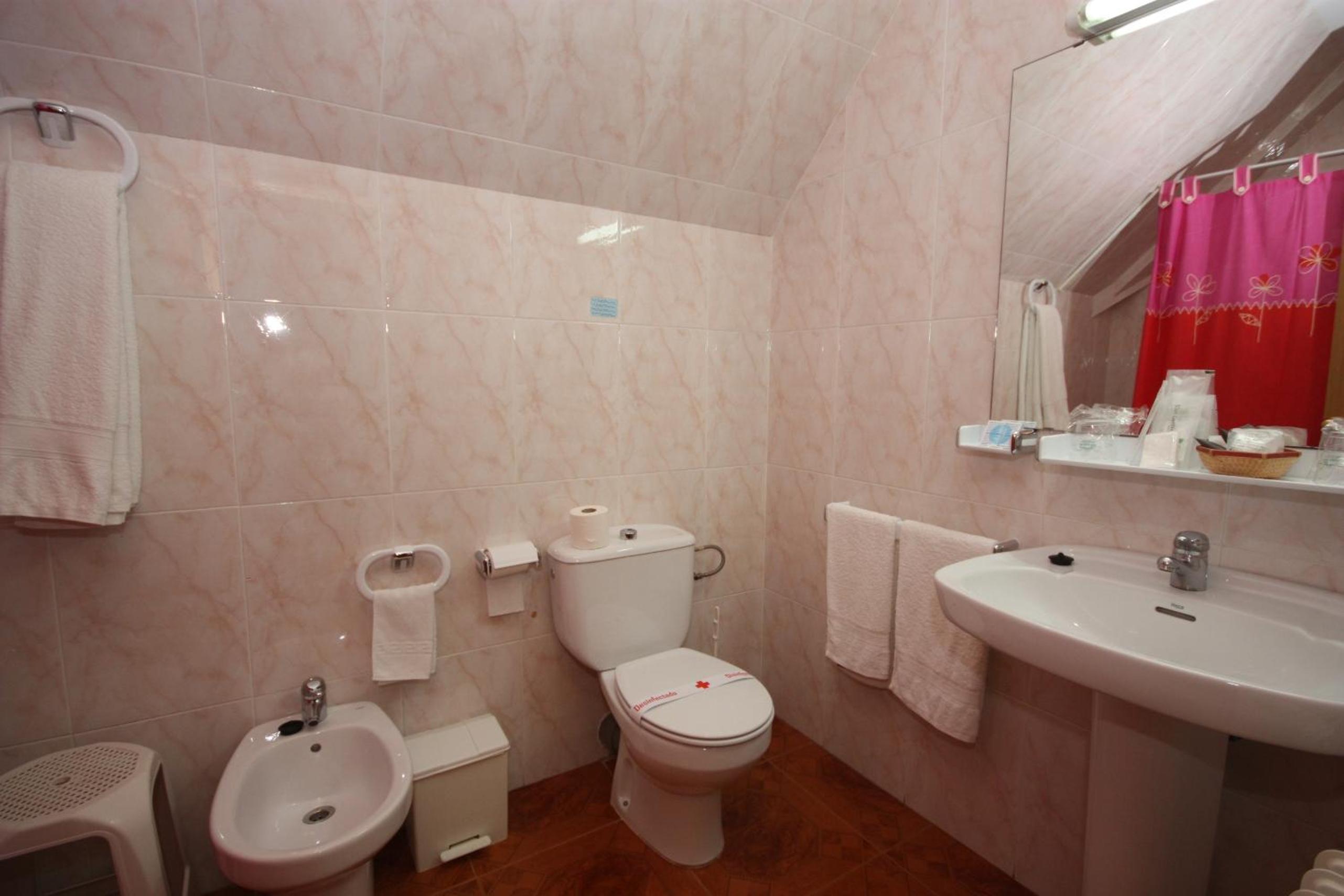 Attic Twin Room photo 2