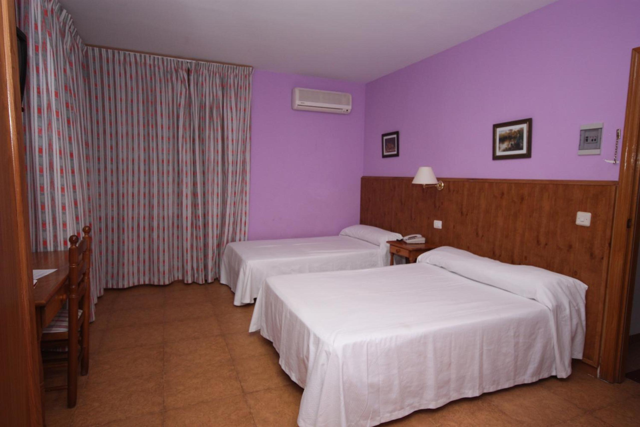 Triple Room - Photo 6