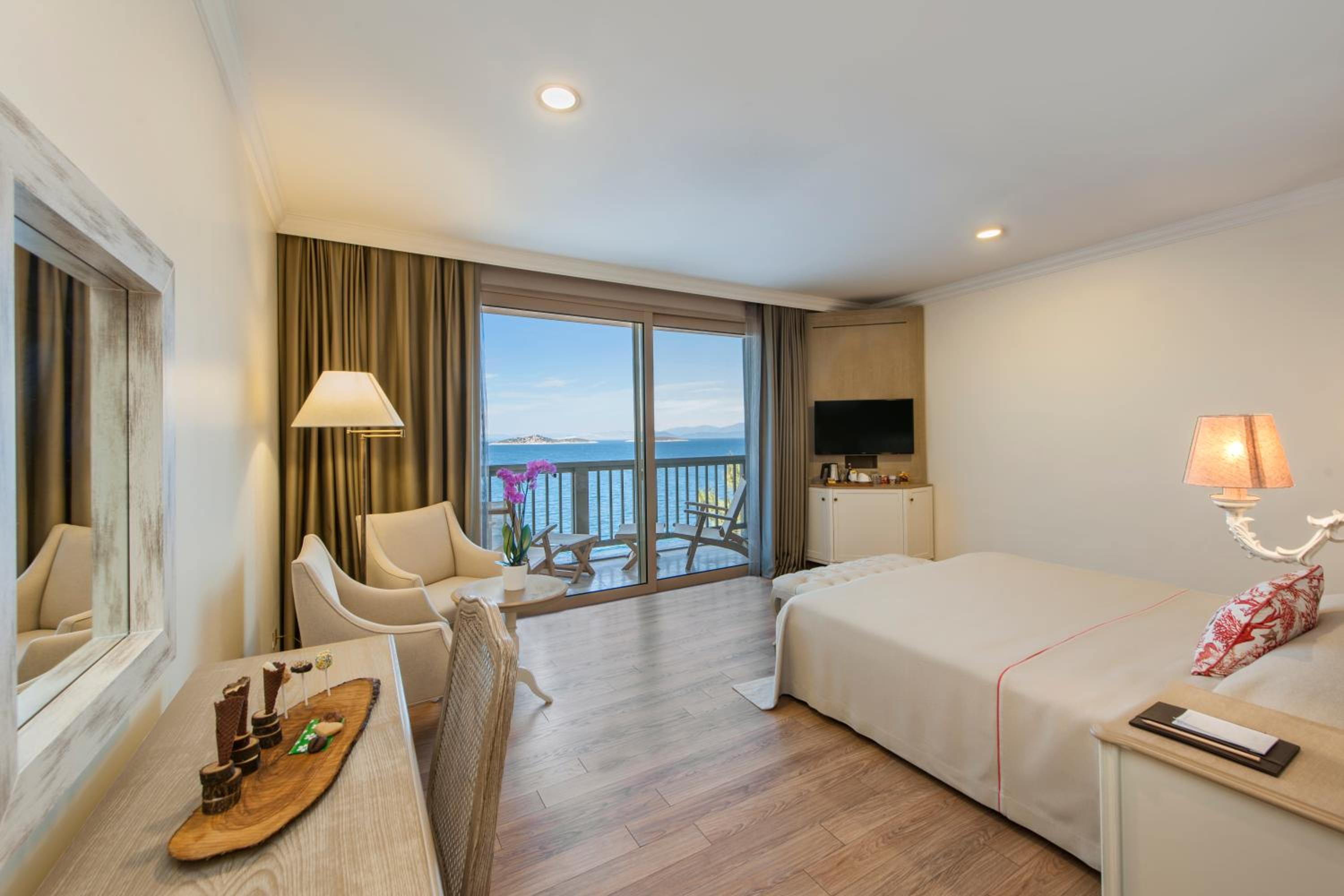 Family Room with Sea View - Photo 1