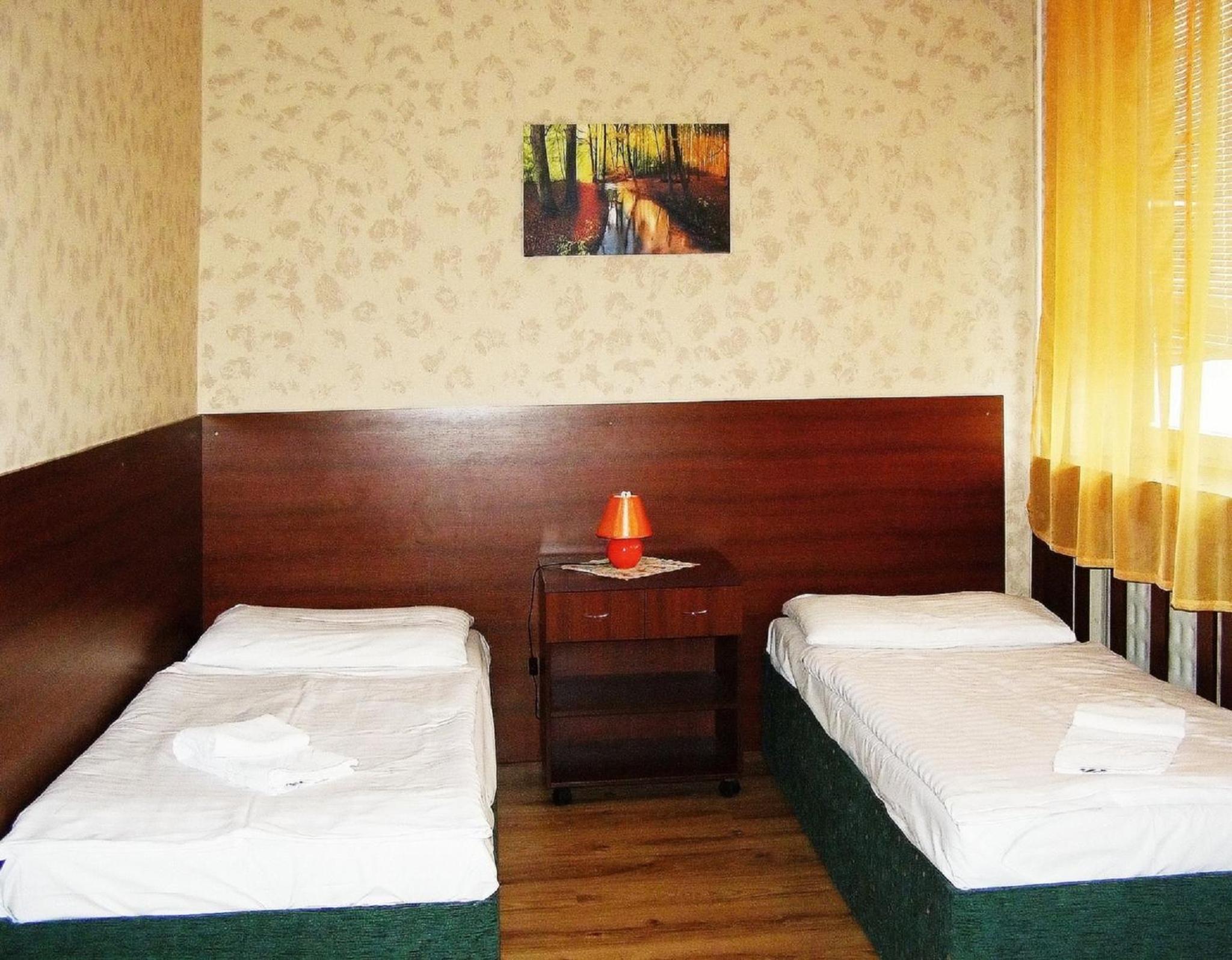 Standard Twin Room - Photo 5