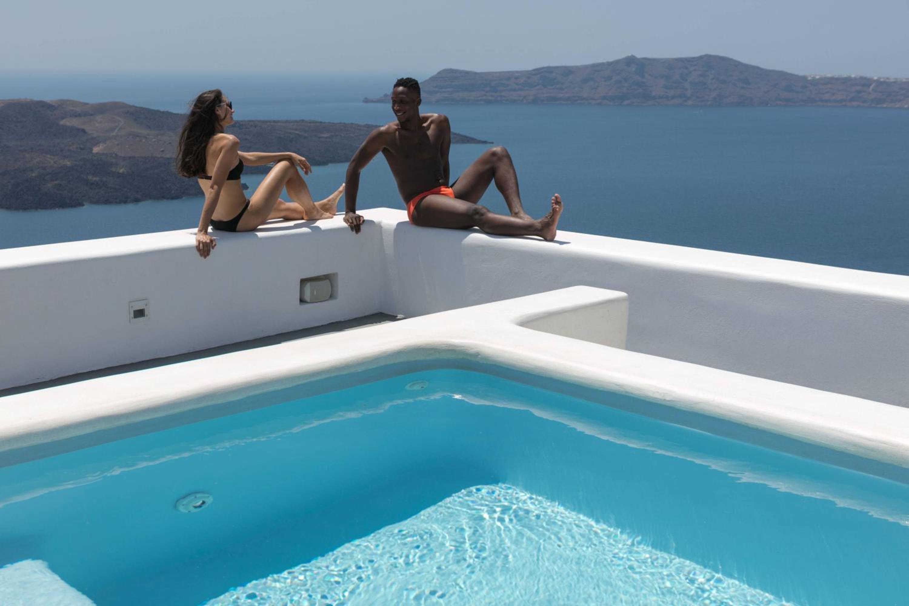 One-Bedroom Cave Villa with 2 Hot Tubs and Caldera View - La Vida Breve photo 3