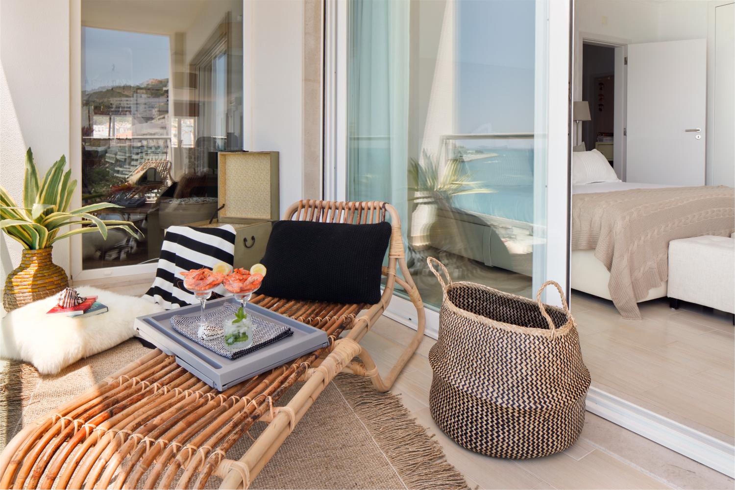 Deluxe Double Room with Balcony and Sea View photo 2