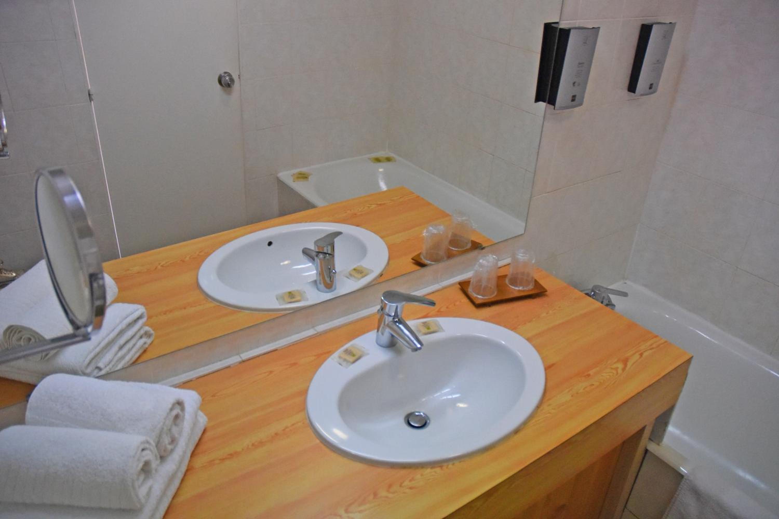 Double Room without Balcony - Photo 4