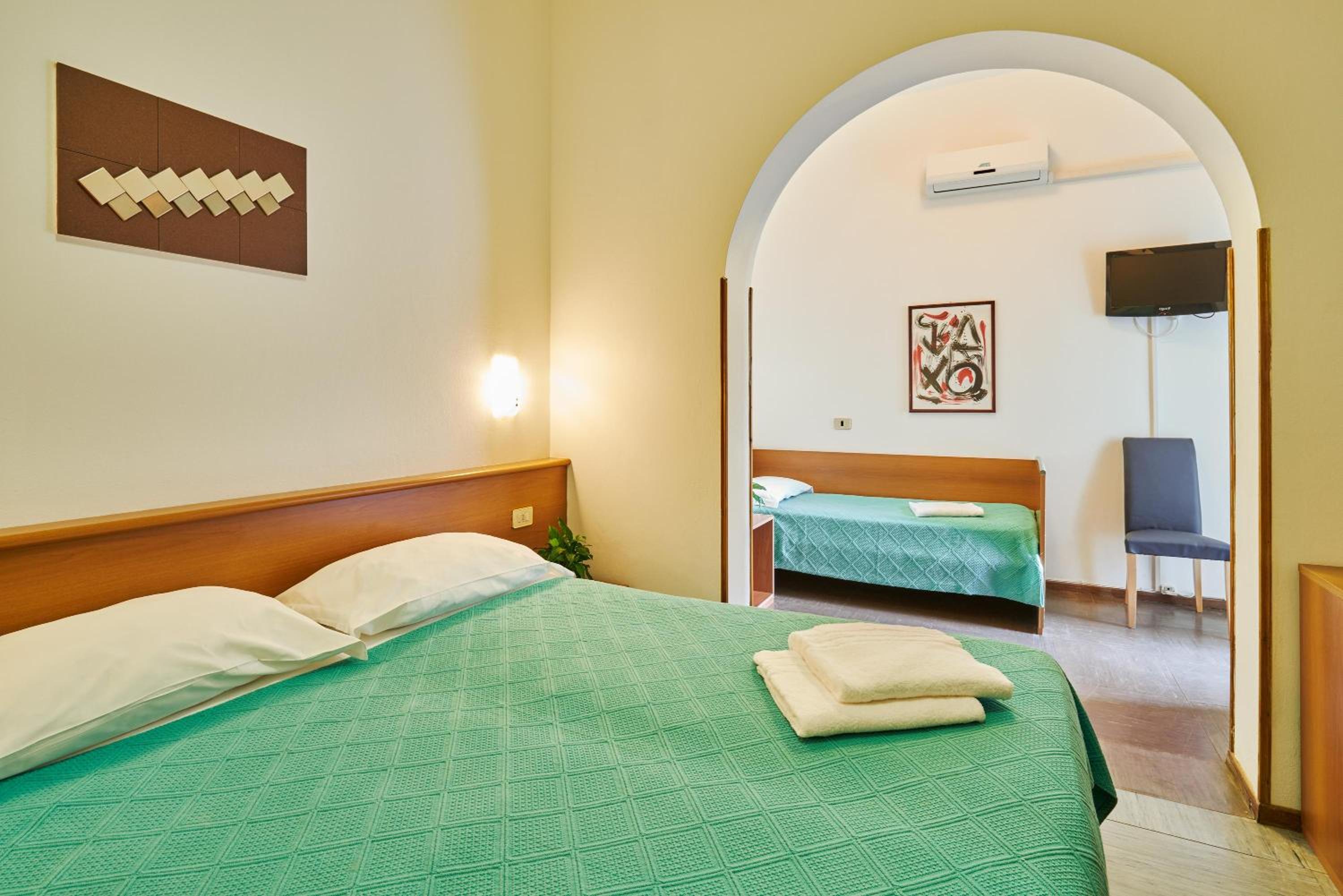 Double Room with Extra Bed (3 Adults) photo 1