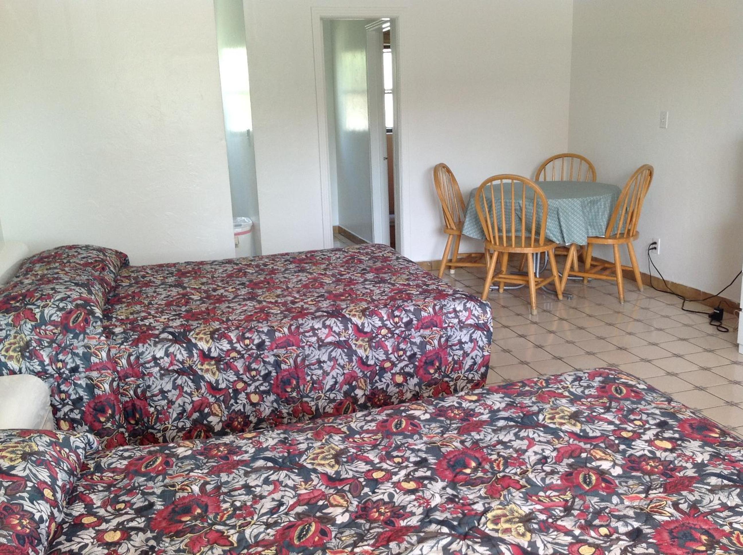 One-Bedroom Suite - Photo 1