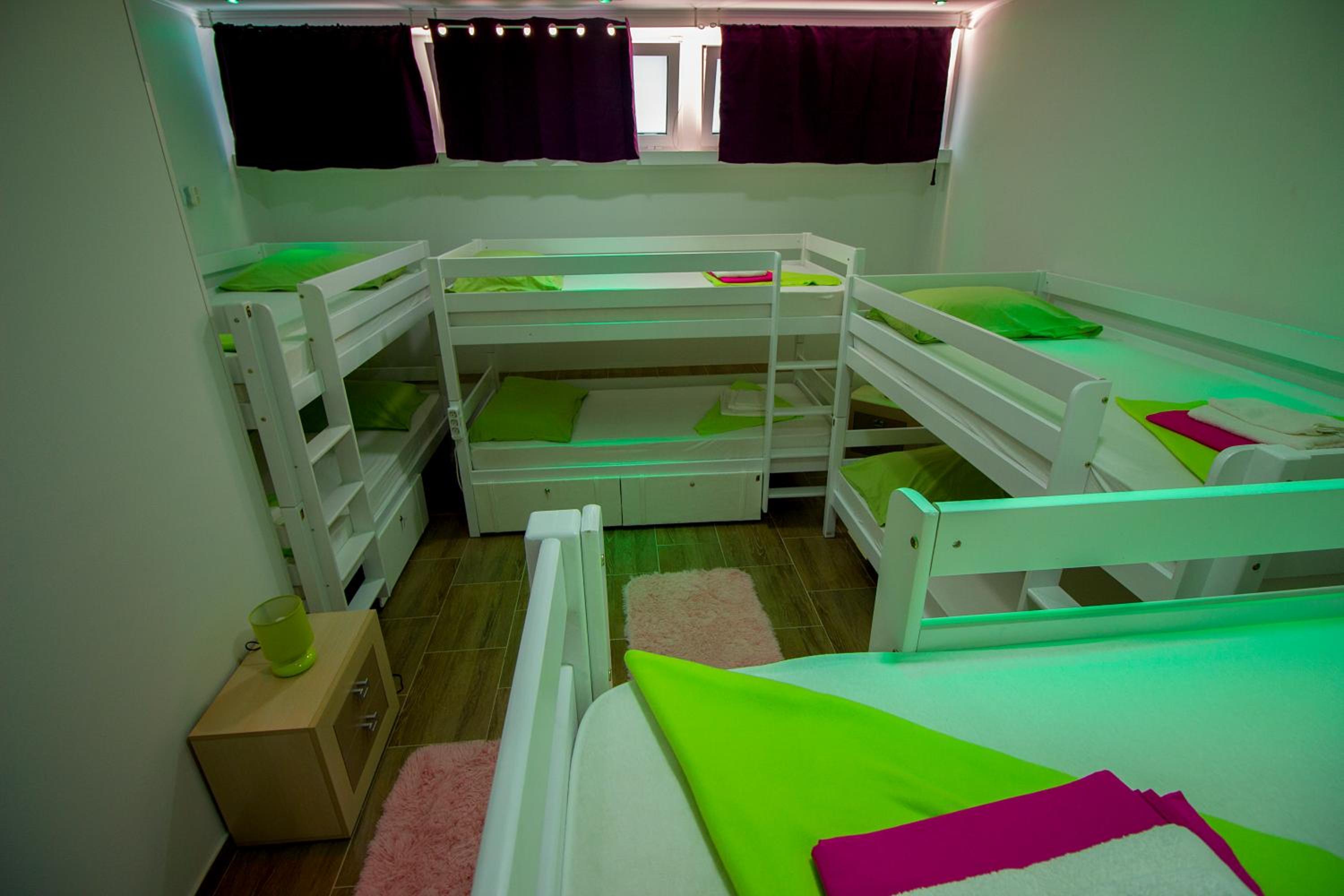Bed in 8-Bed Mixed Dormitory Room