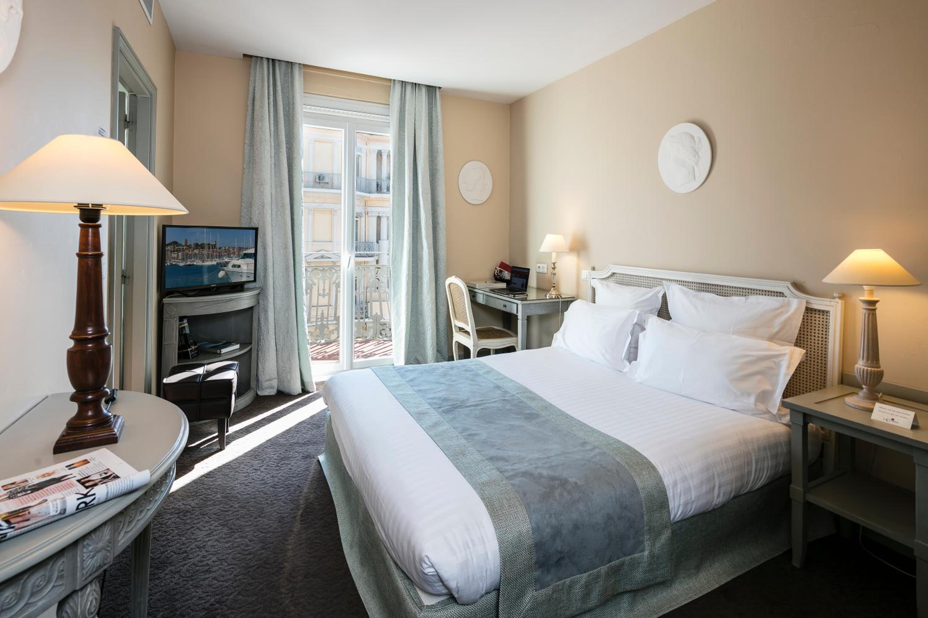 Superior Room  (Free Wine Tasting) - Photo 4