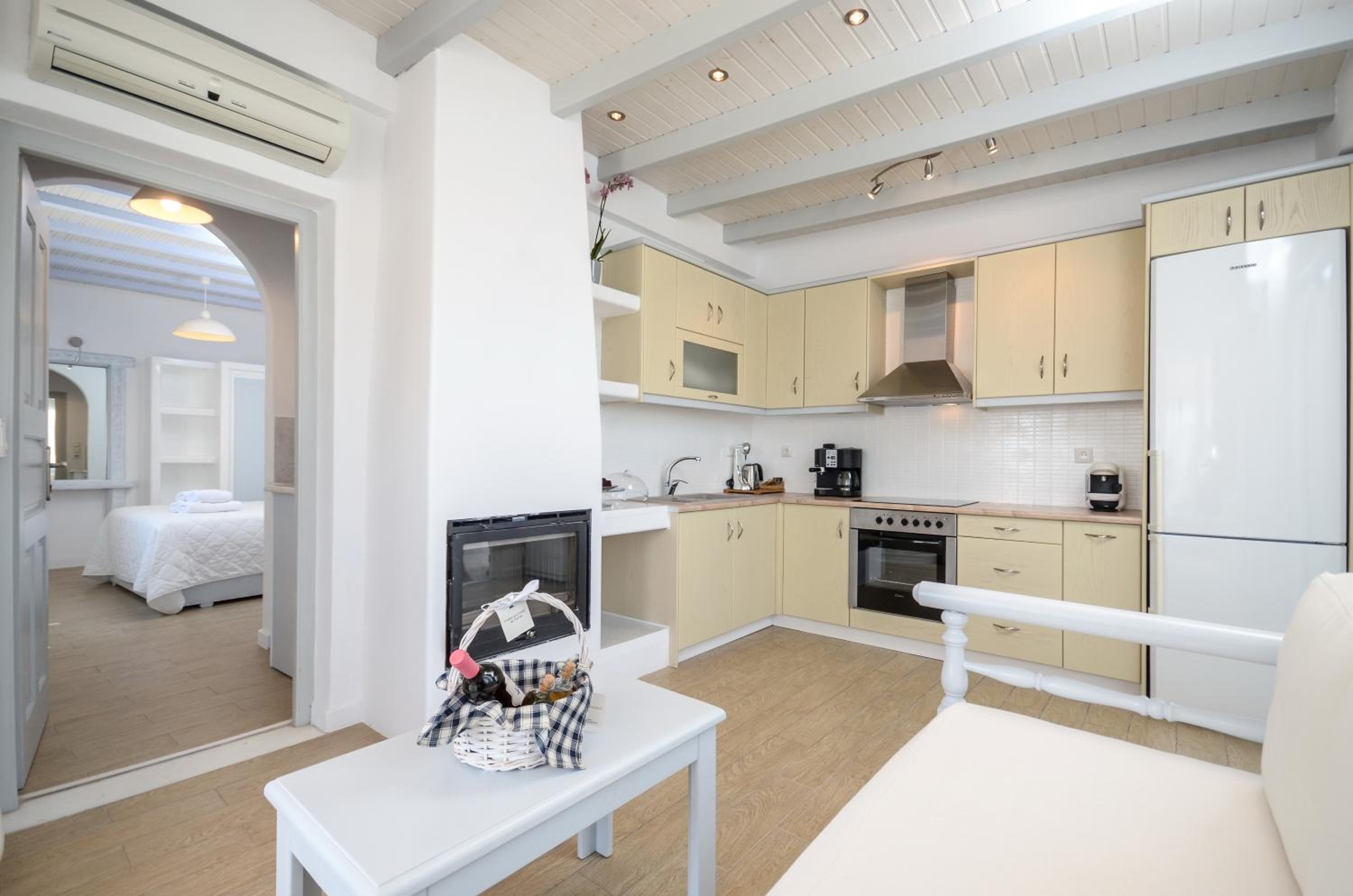Penthouse One Bedroom Suite with View photo 3