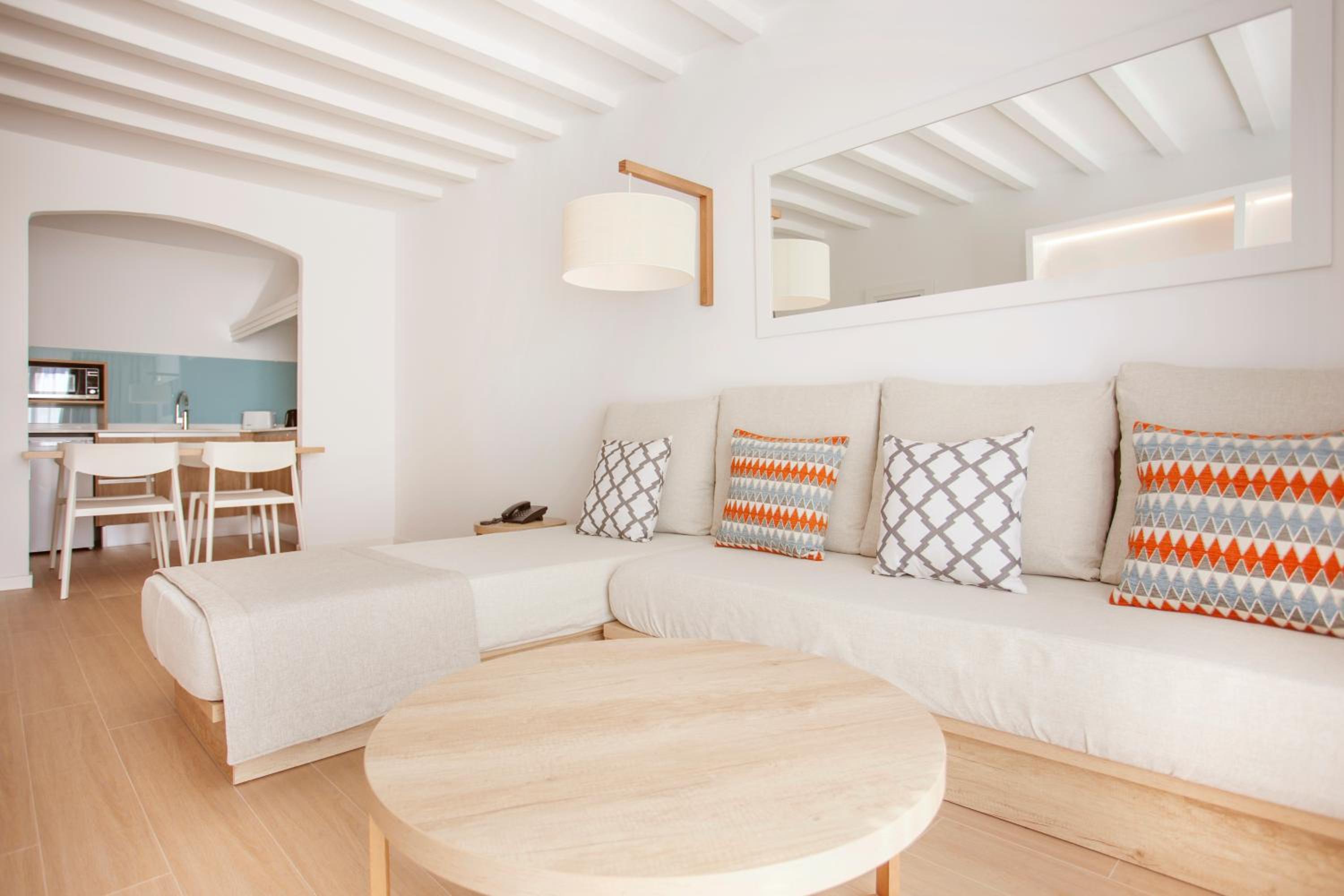 Apartment (3 Adults)