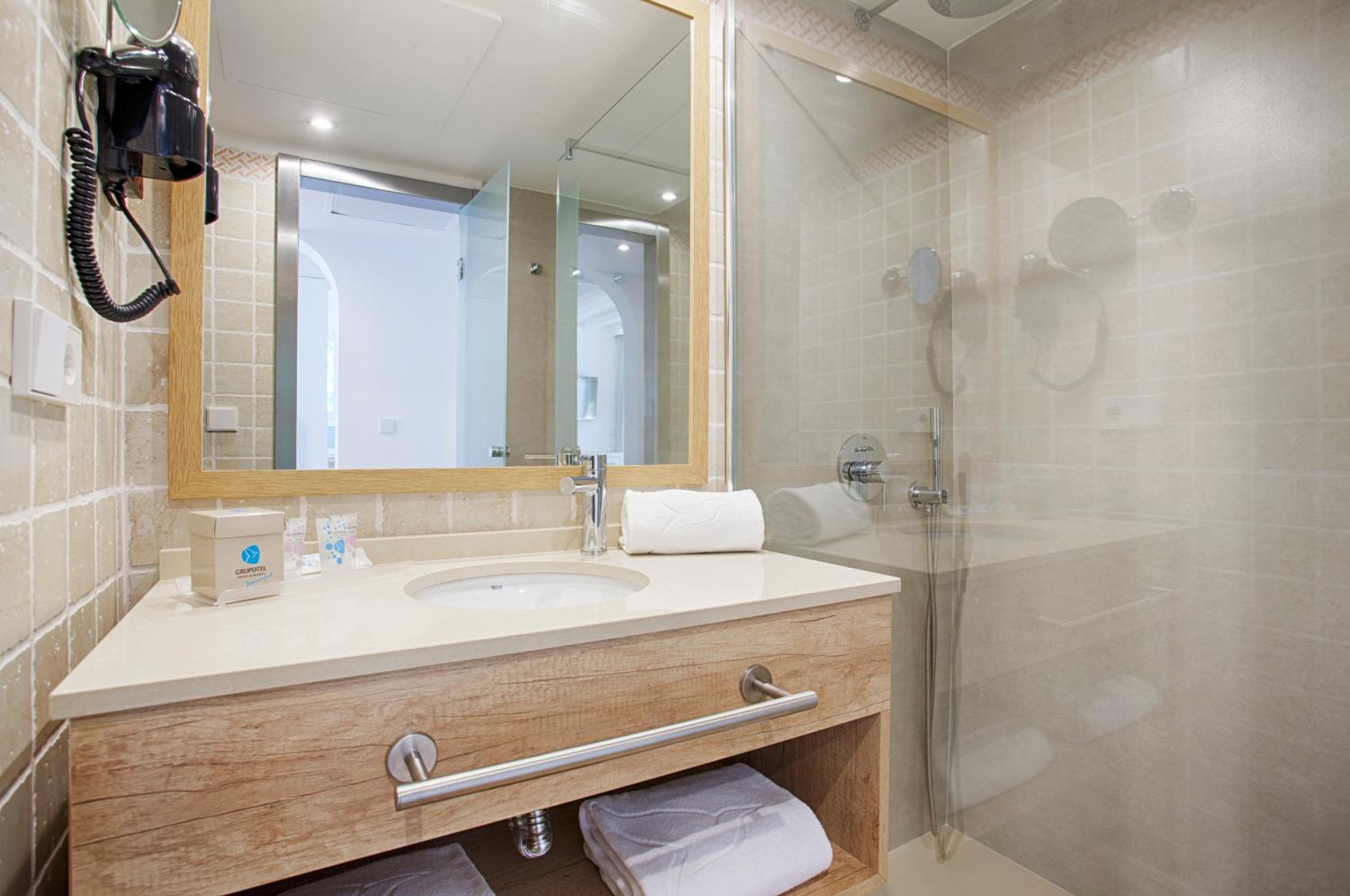 Premium One-Bedroom Apartment (2 Adults)