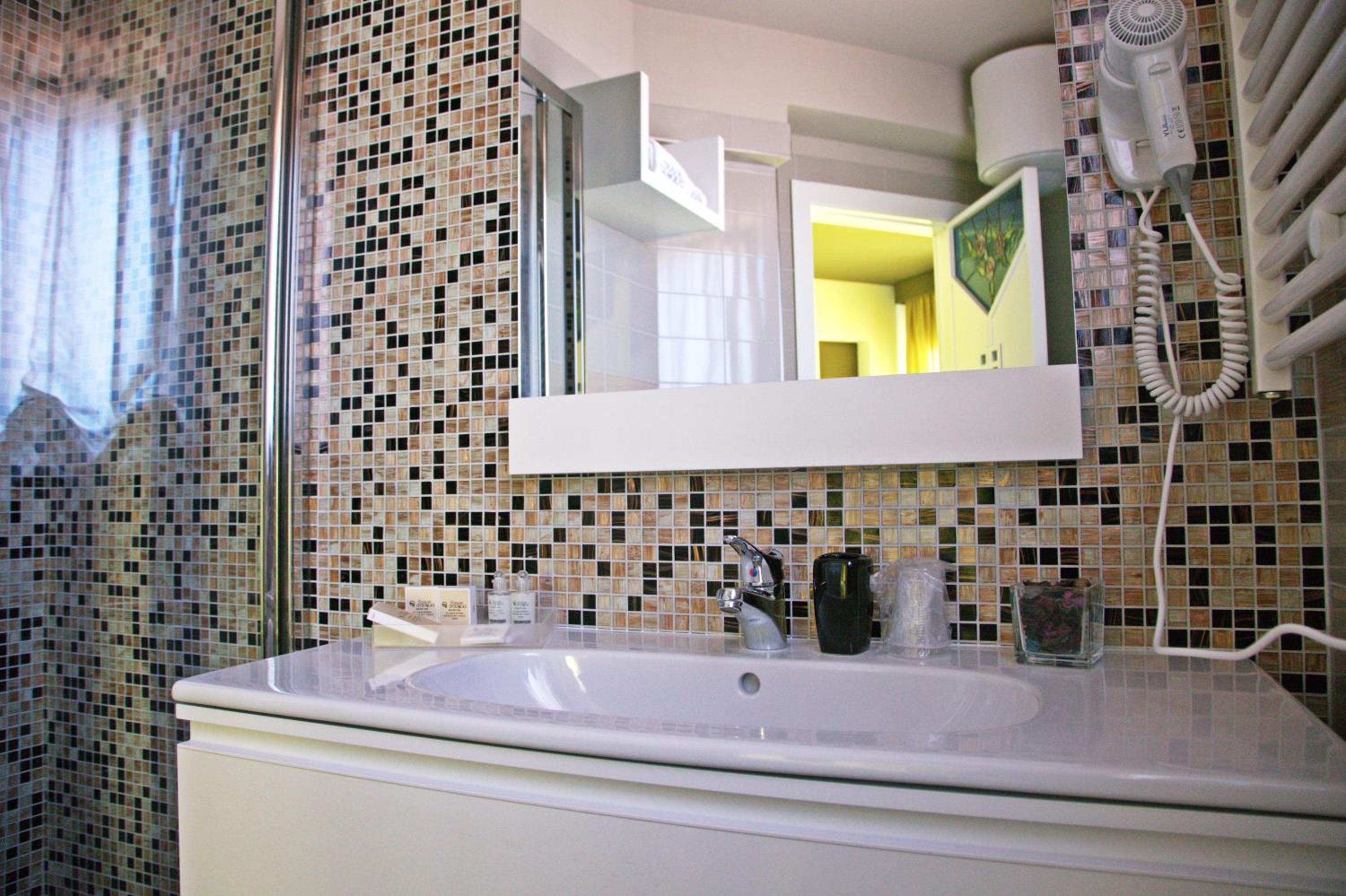 Deluxe Triple Room photo 2