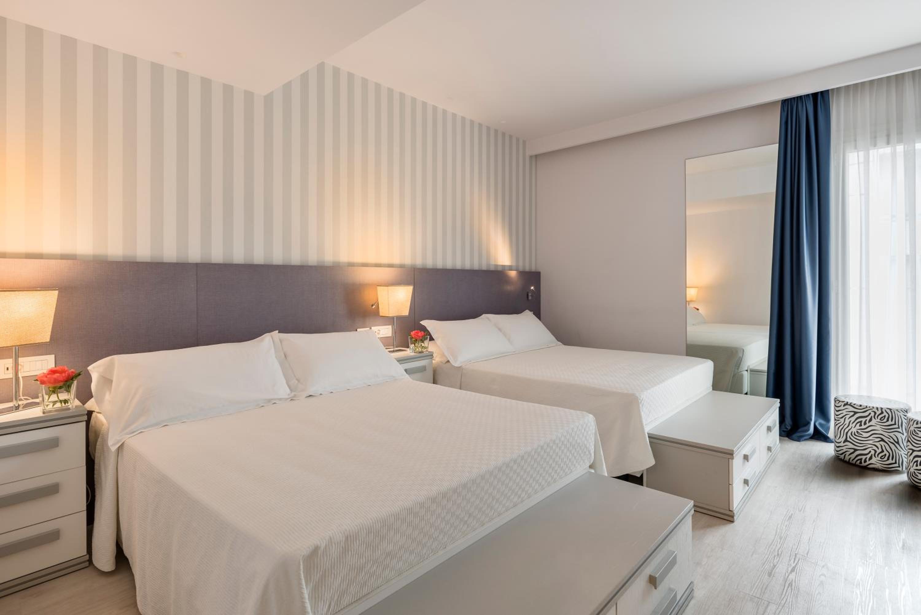 Quadruple Room - Photo 2