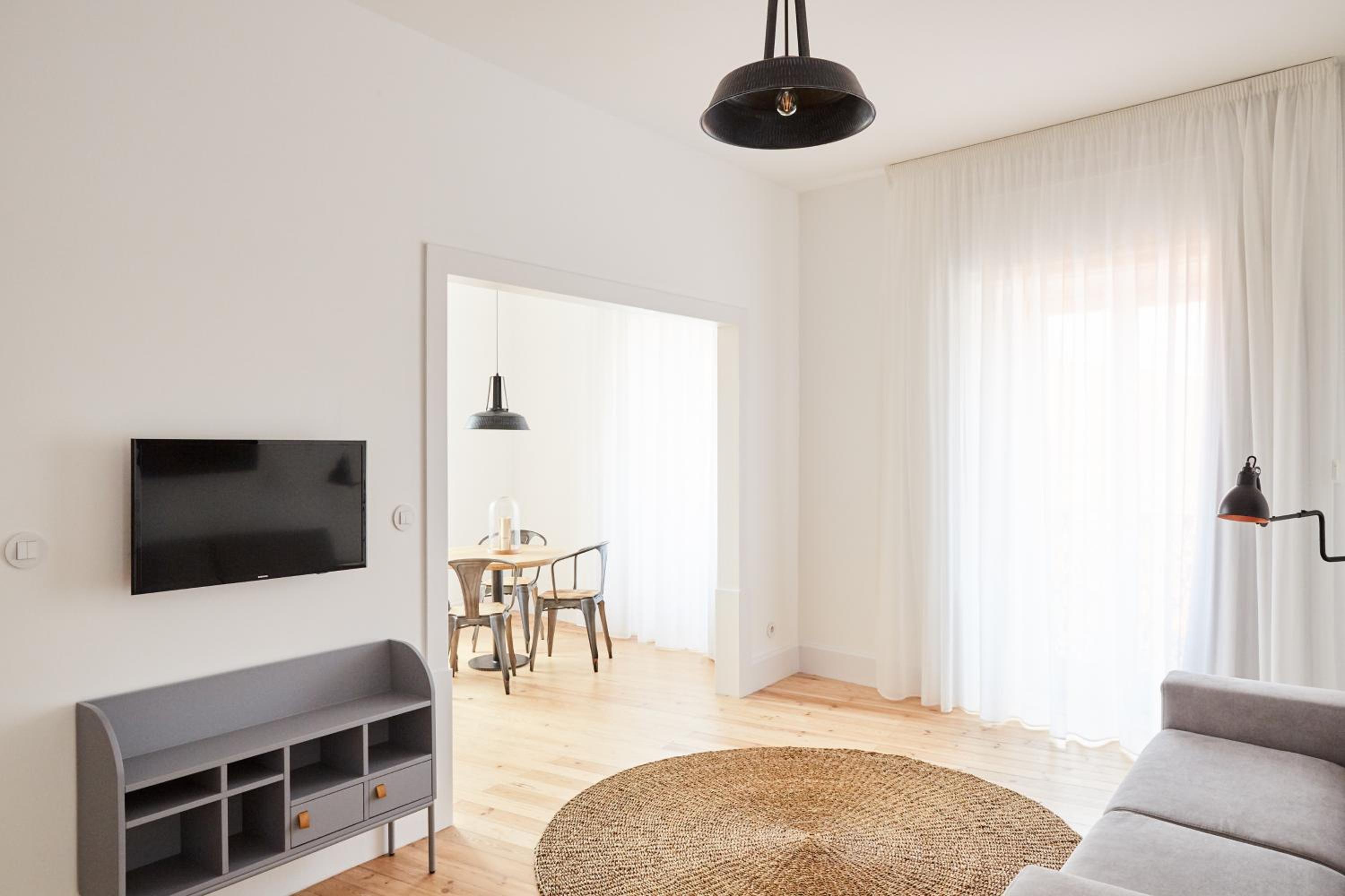 One-Bedroom Apartment photo 3