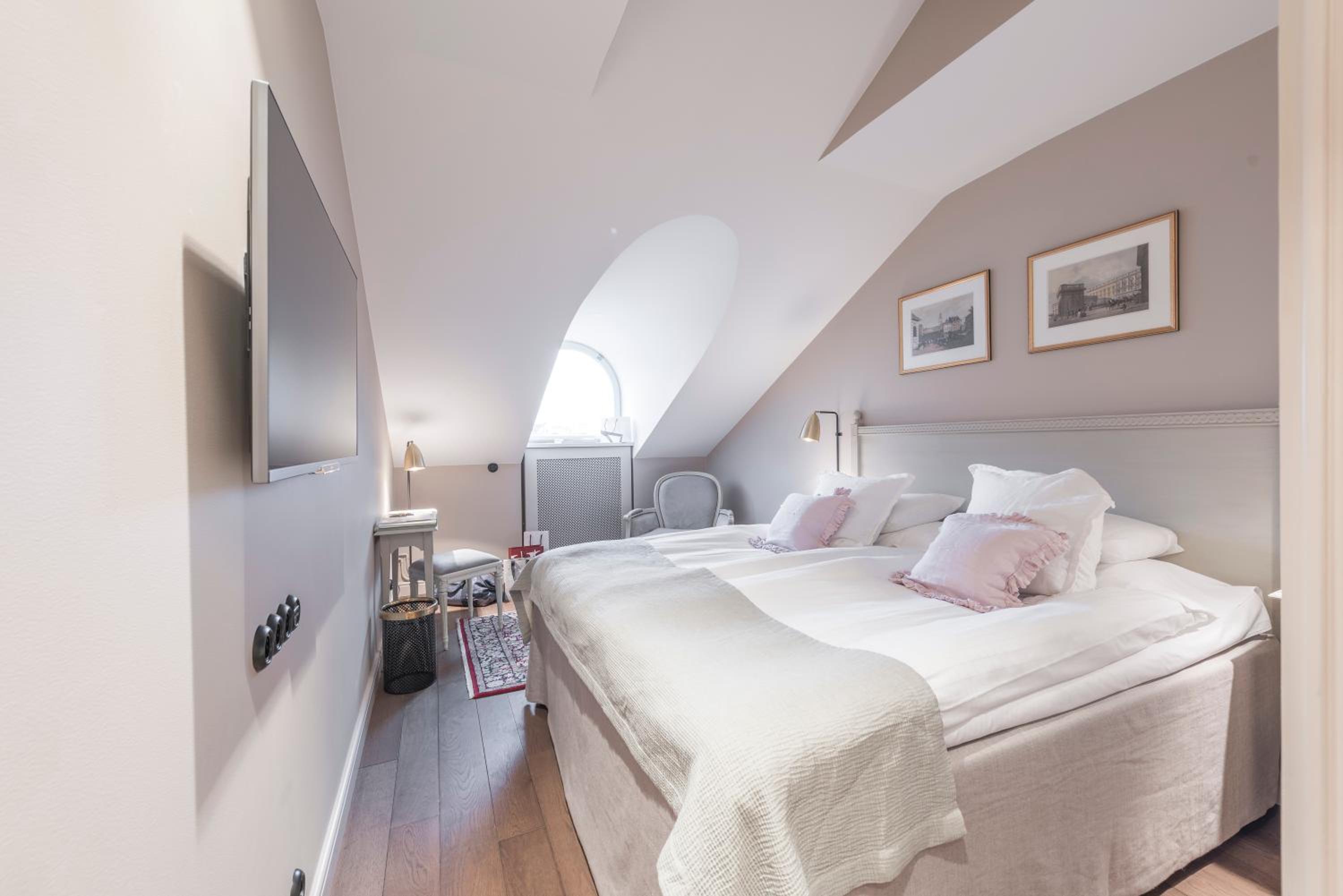 Available room