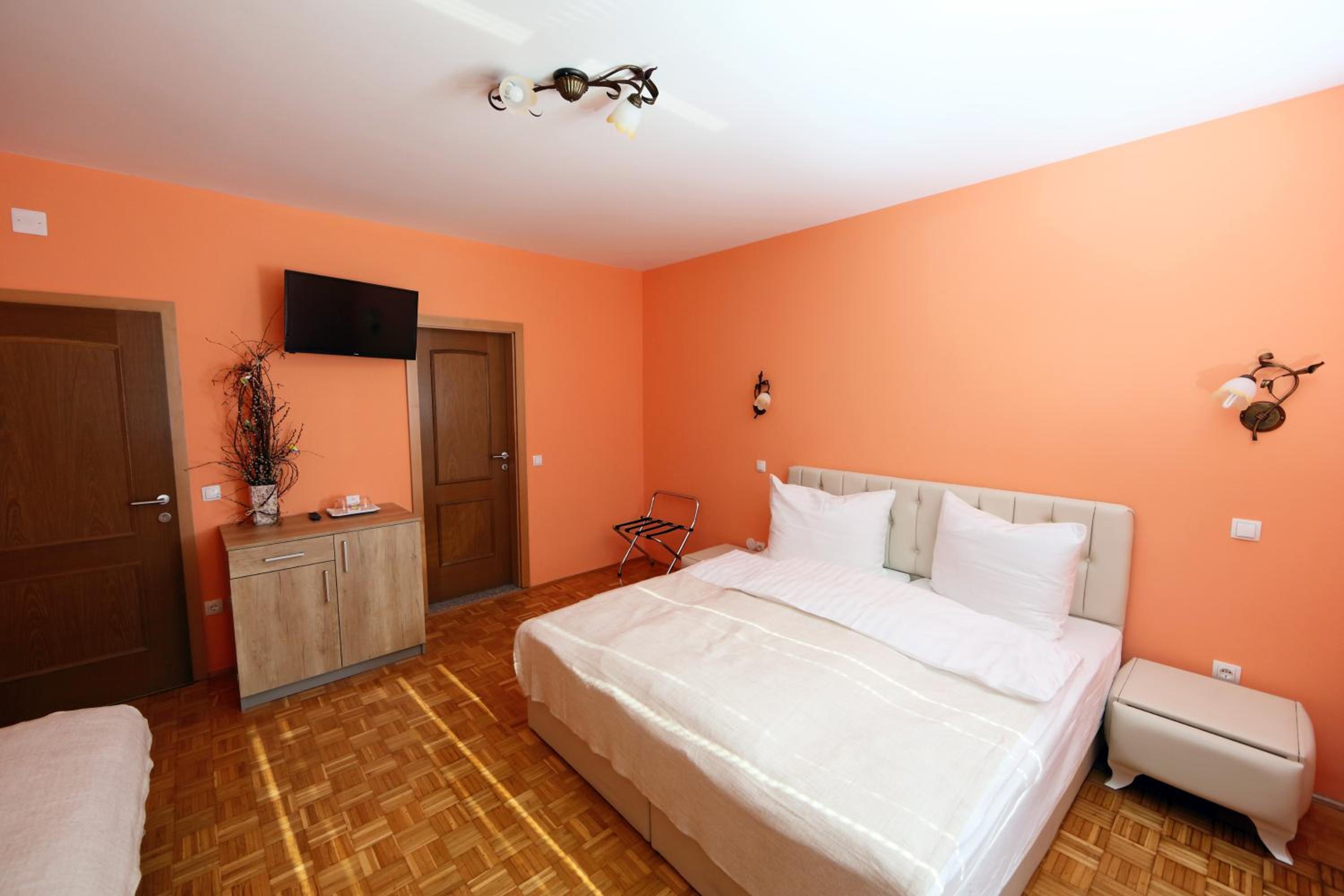 Deluxe Double Room - Photo 3