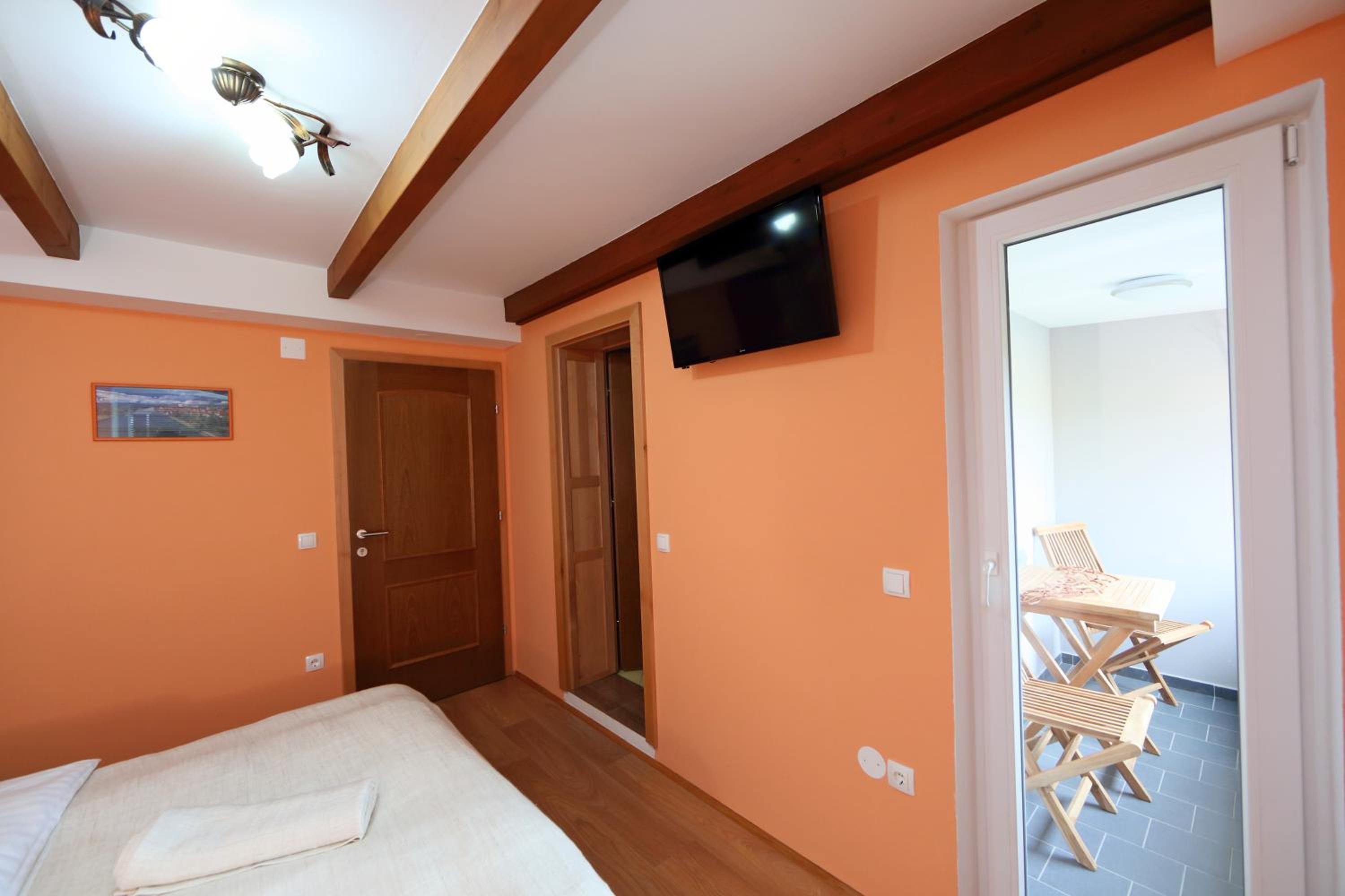 Deluxe Double Room with Balcony photo 3