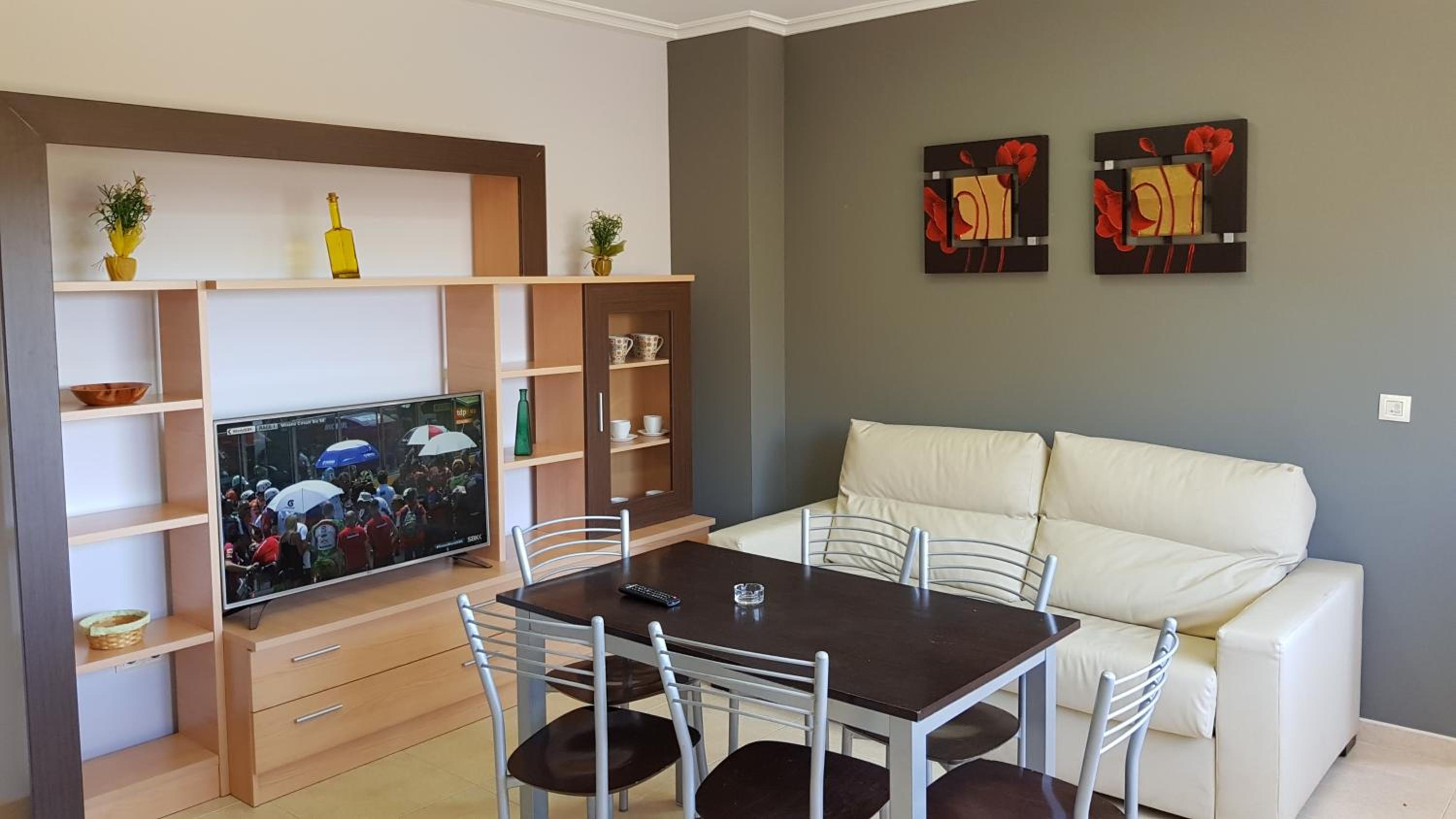 Two-Bedroom Apartment (5 Adults + 1 Child) photo 2