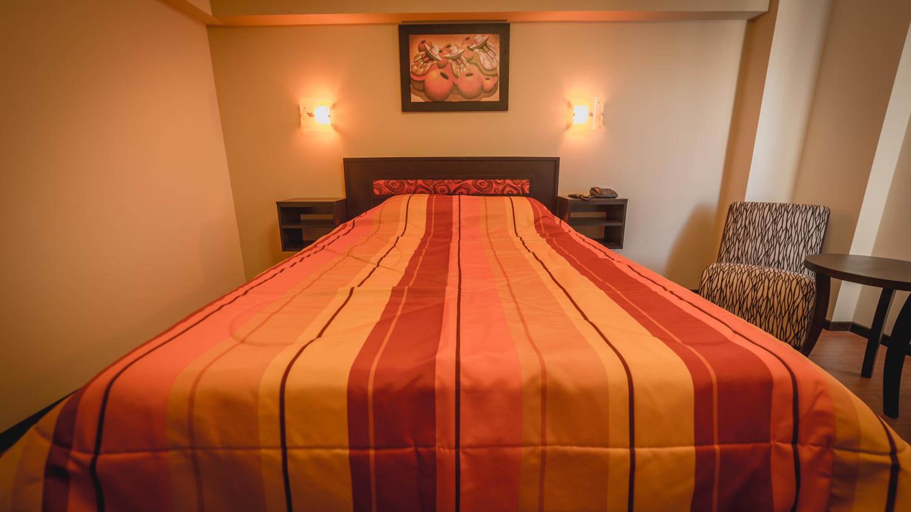 Queen Room photo 3