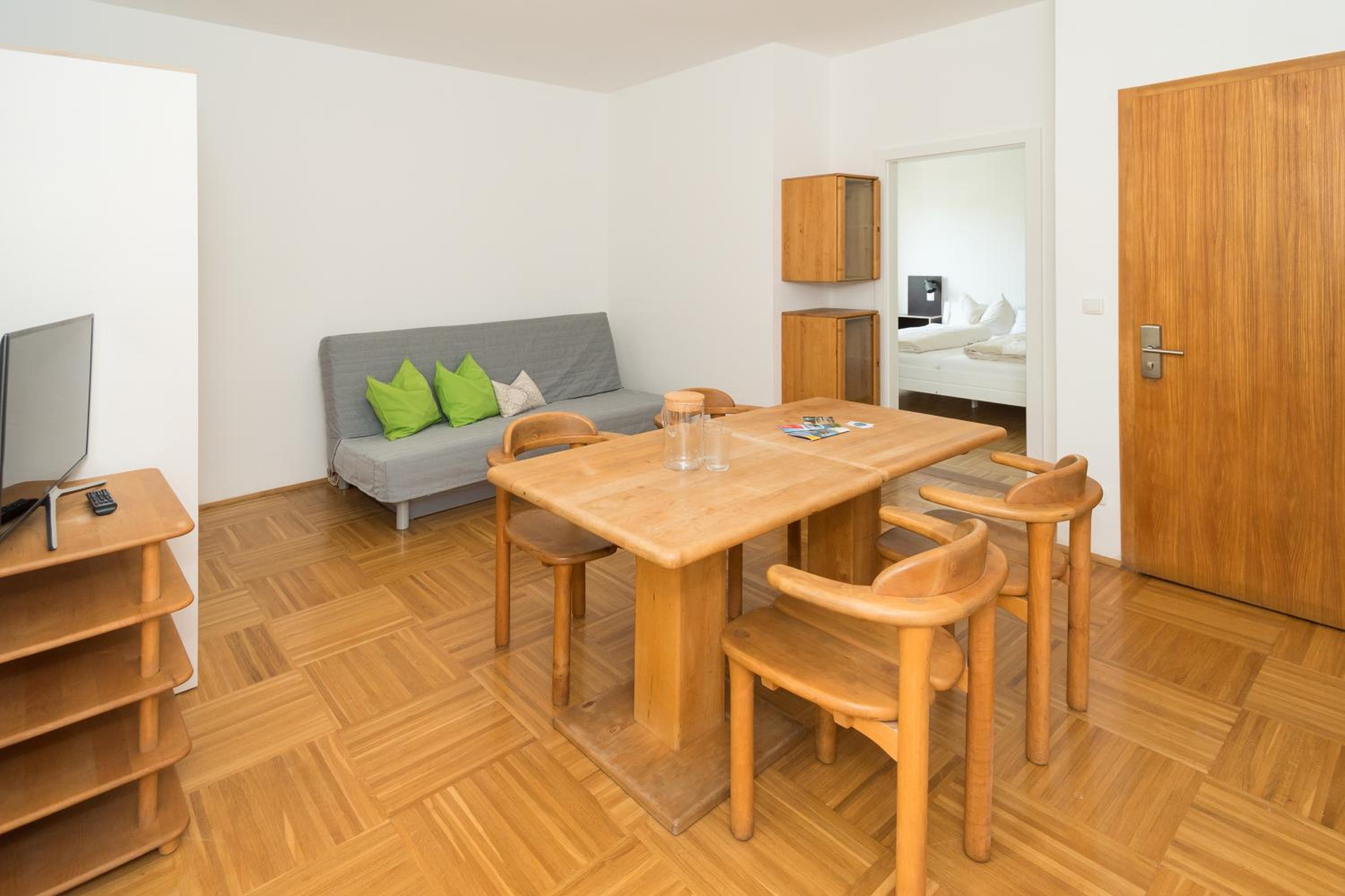 One-Bedroom Apartment photo 1