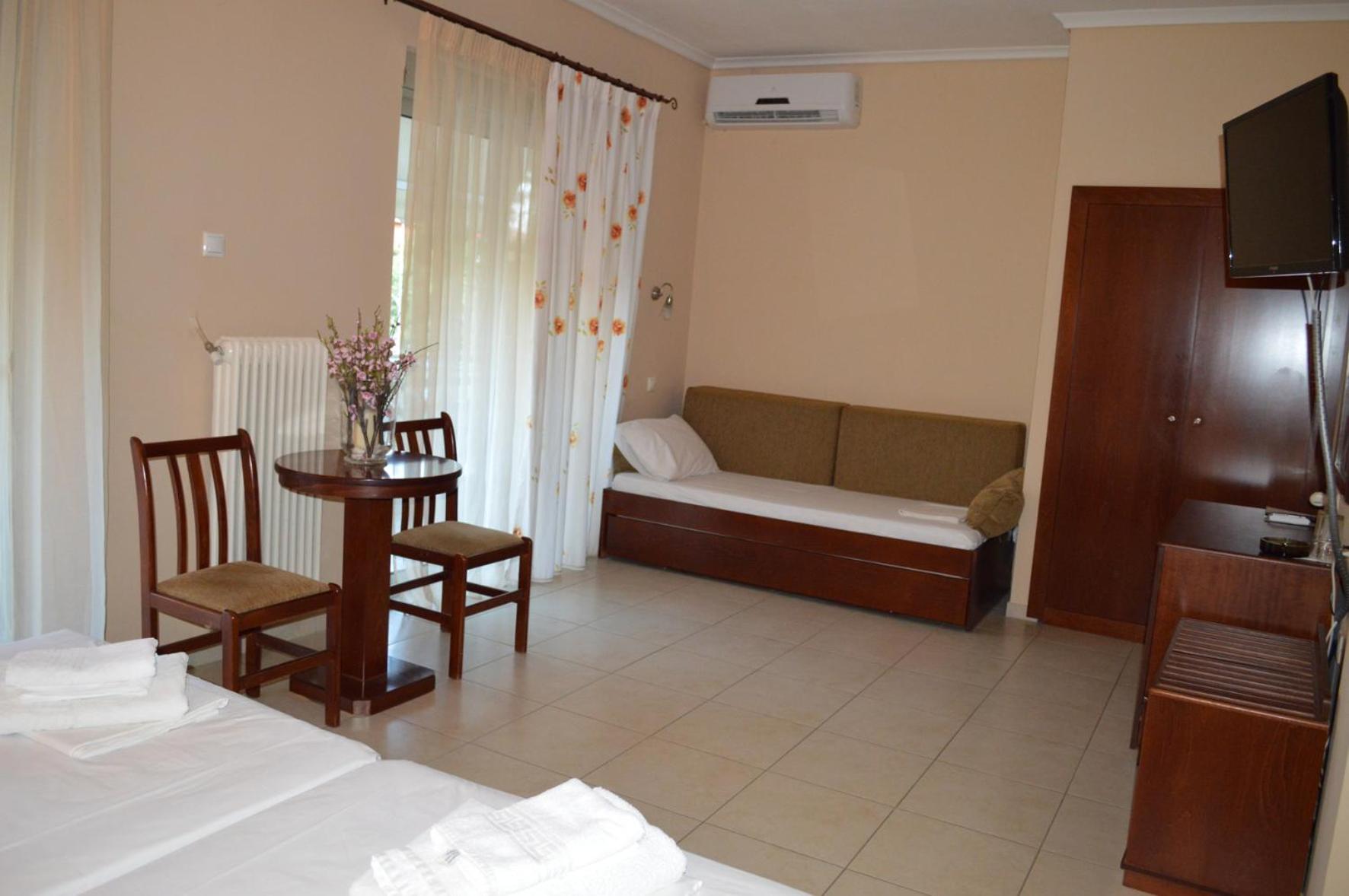 Triple Room