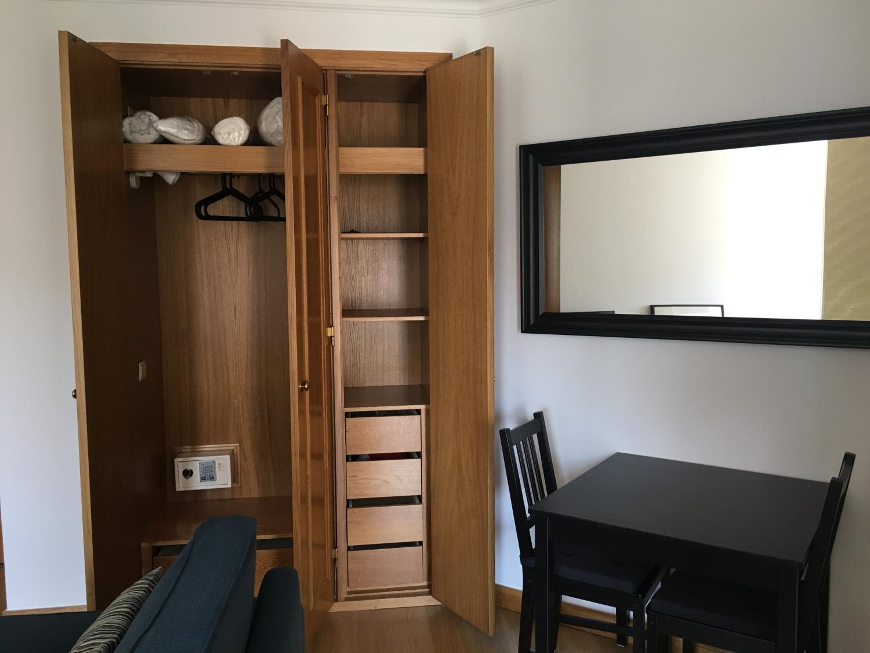 Studio Apartment photo 2