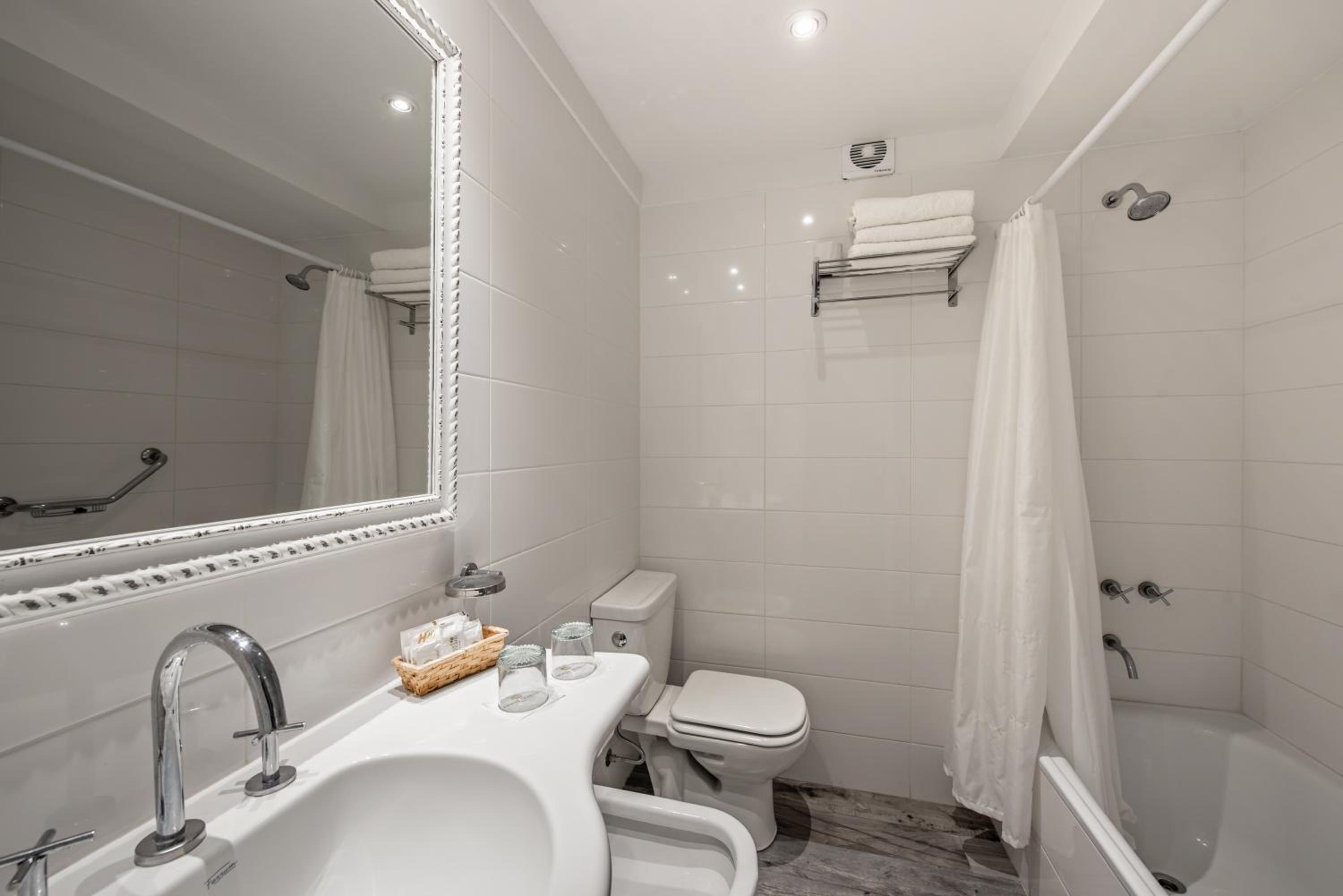 Superior Triple Room photo 3