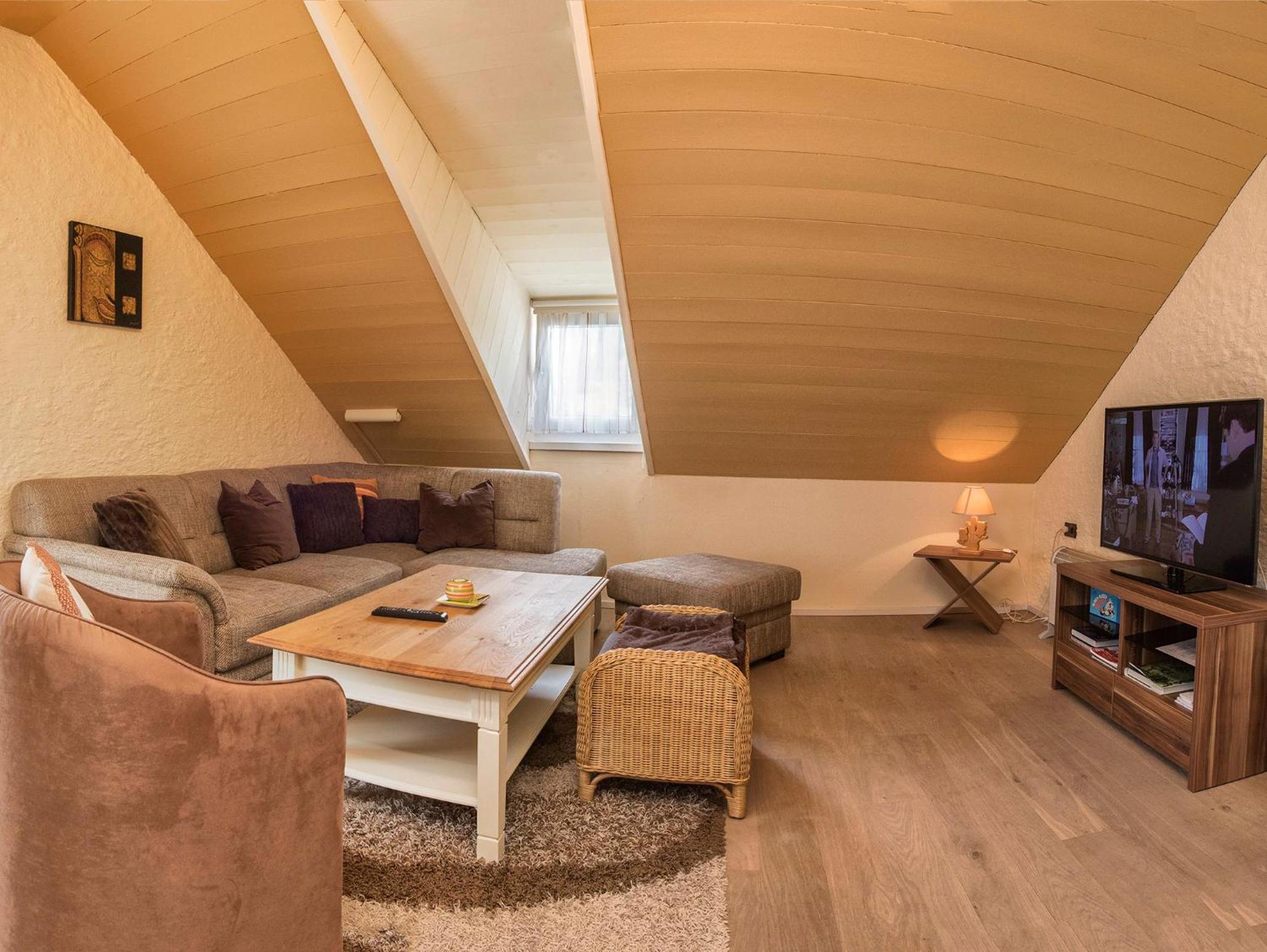 One-Bedroom Apartment with Balcony photo 3
