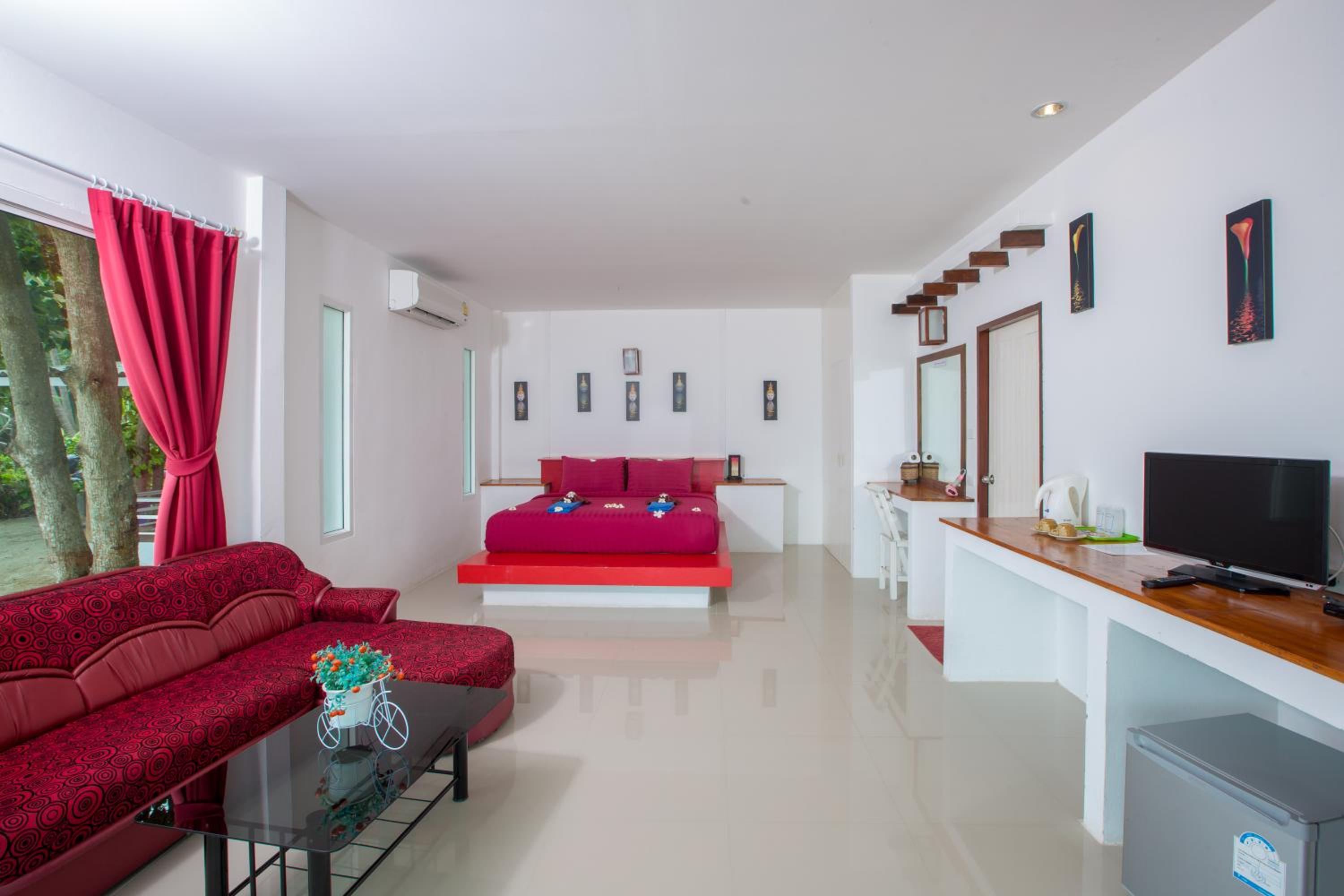 Villa with Beach Access - Photo 10