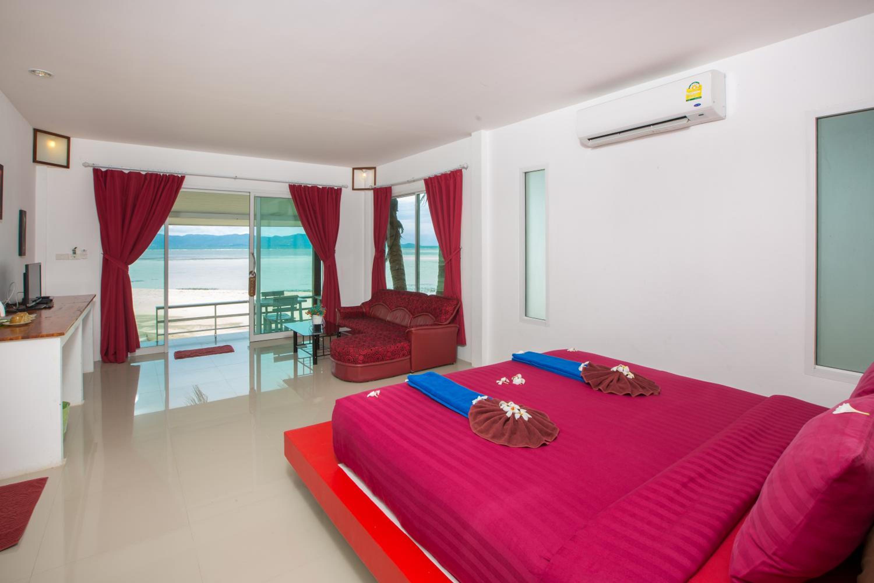 Villa with Beach Access - Photo 12