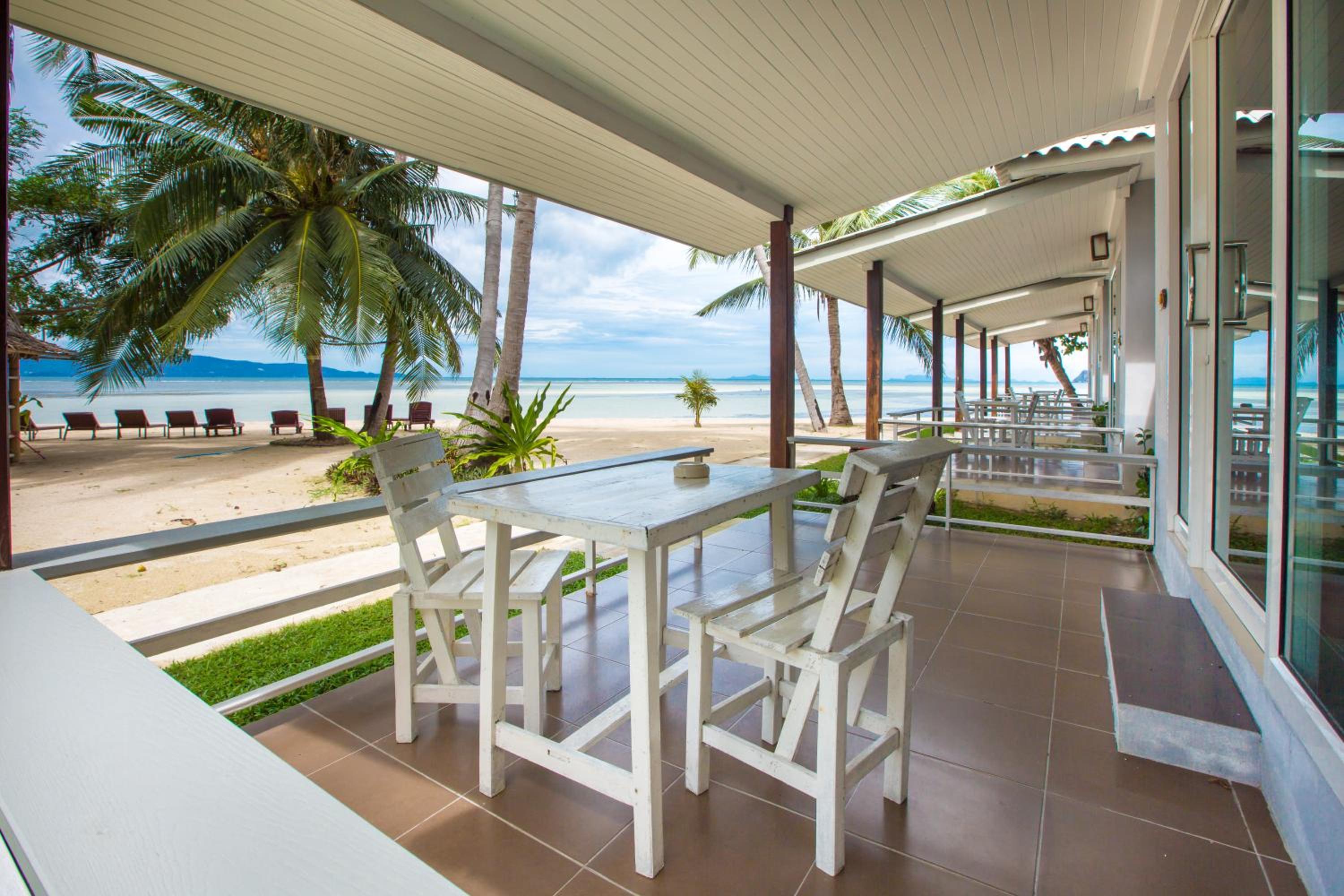 Villa with Beach Access - Photo 7