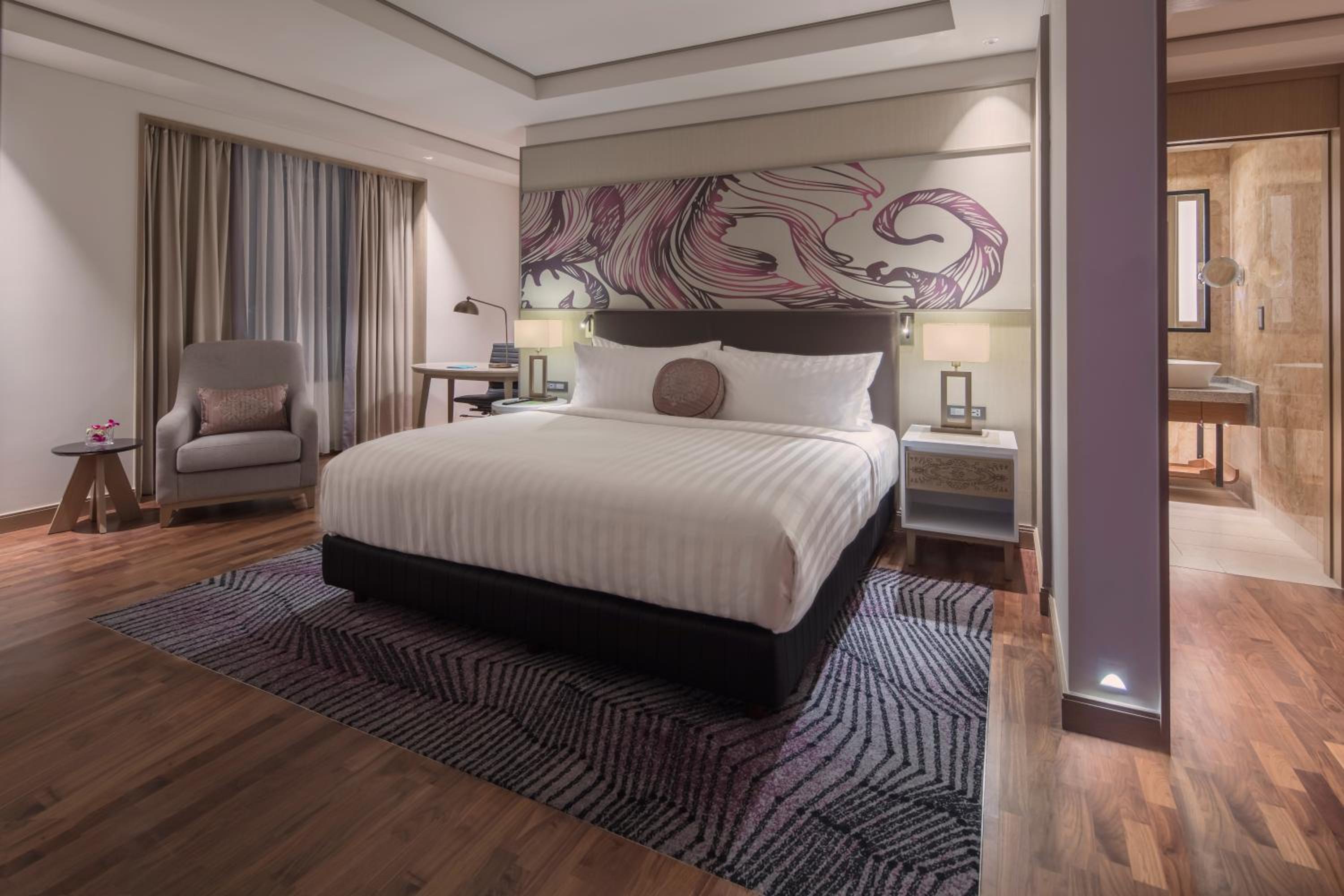 Junior Suite with Executive Lounge Access Junior Suite with Executive Lounge Access