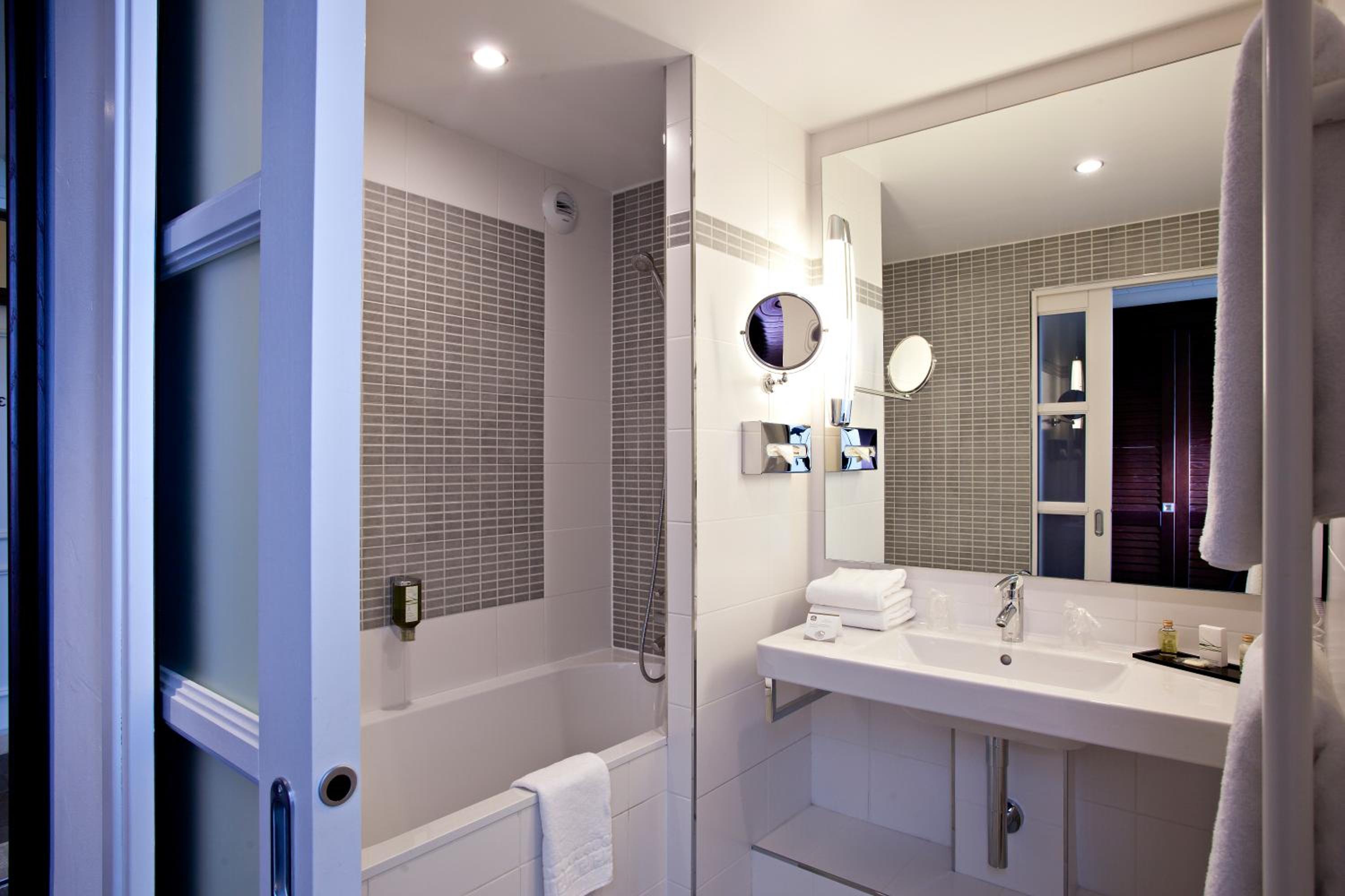 Deluxe Double Room with Golf View - Photo 2