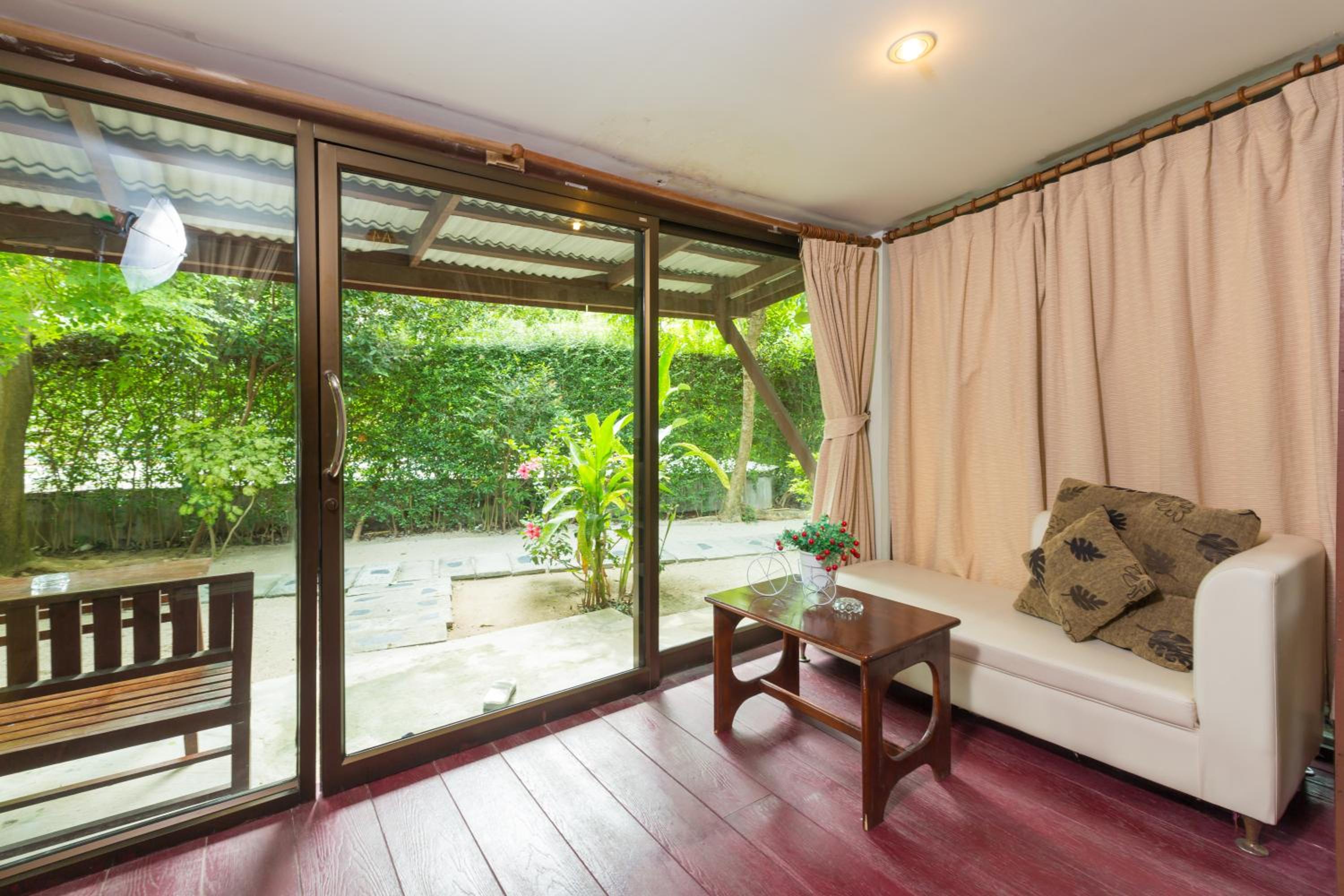 Deluxe Cottage - Photo 8