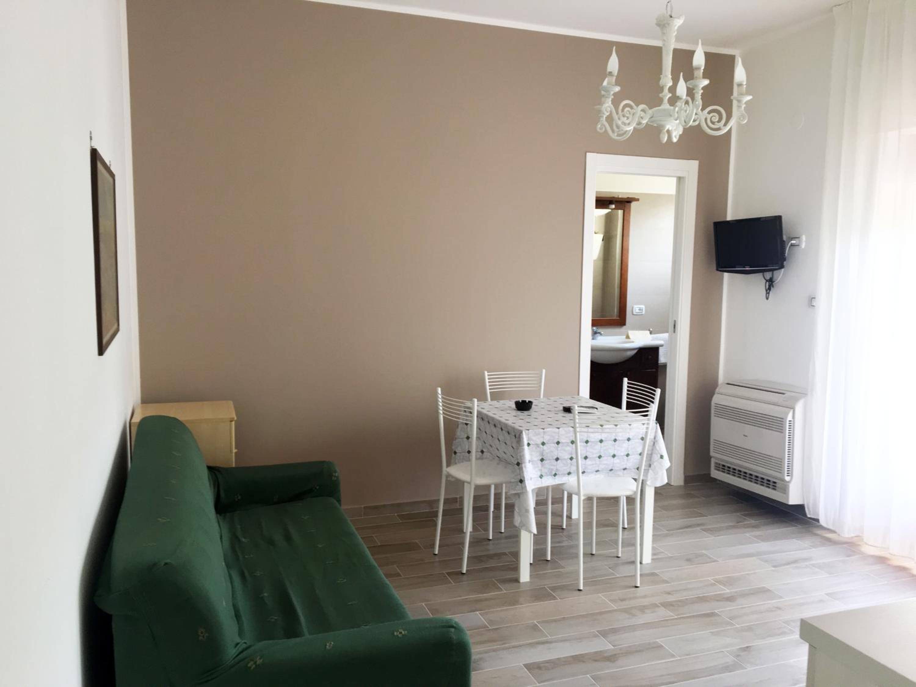 Apartment with Balcony - Annex