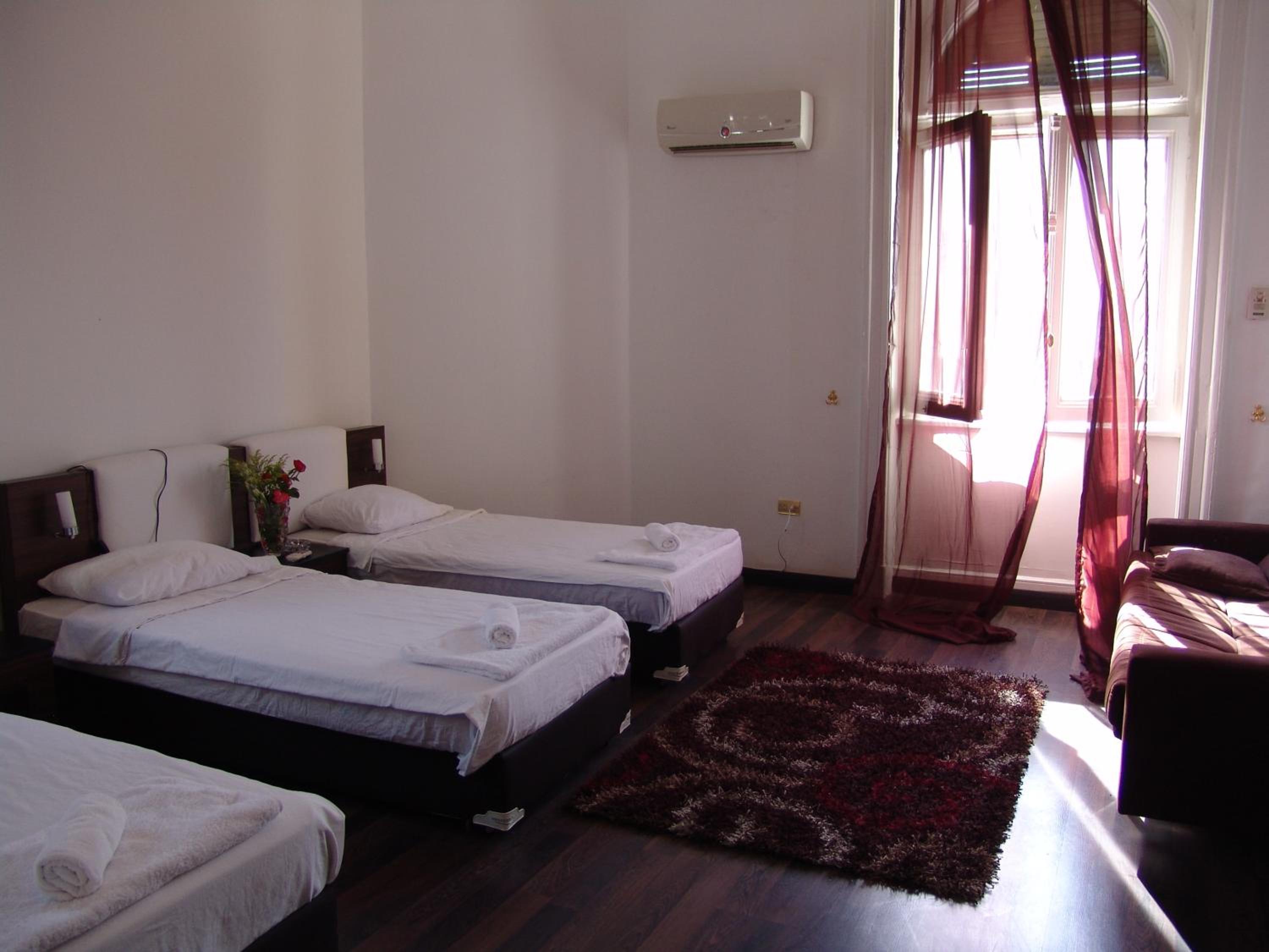 Royal Triple Room photo 1
