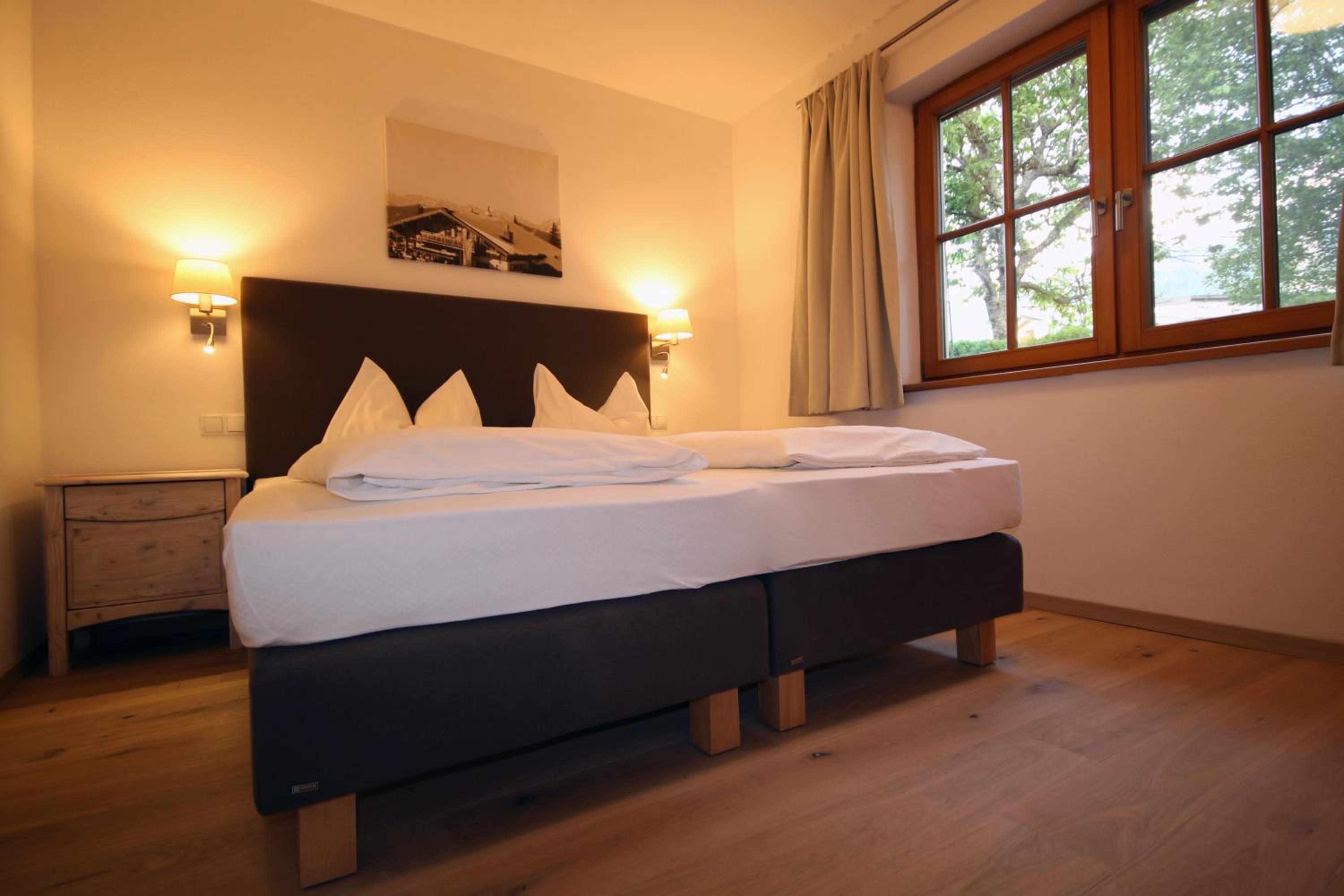 One-Bedroom Apartment with Balcony